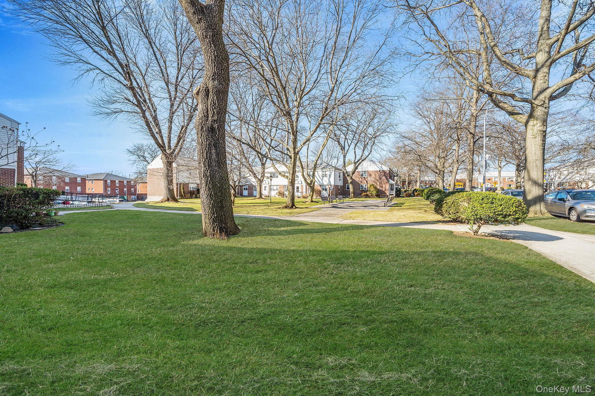 #16 photo, 1530 212th Street, קווינס Bayside , NY 11360