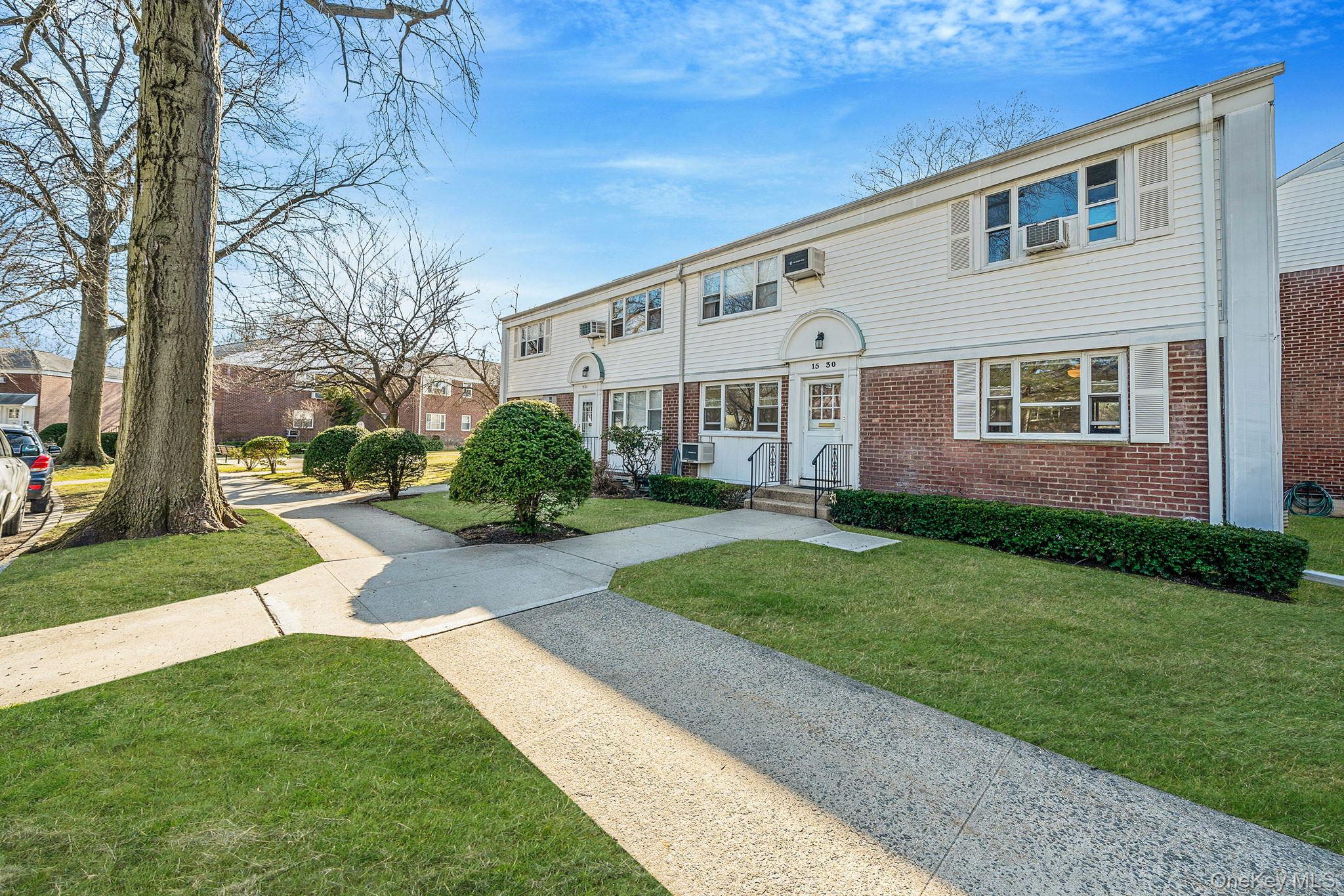 #3 photo, 1530 212th Street, קווינס Bayside , NY 11360