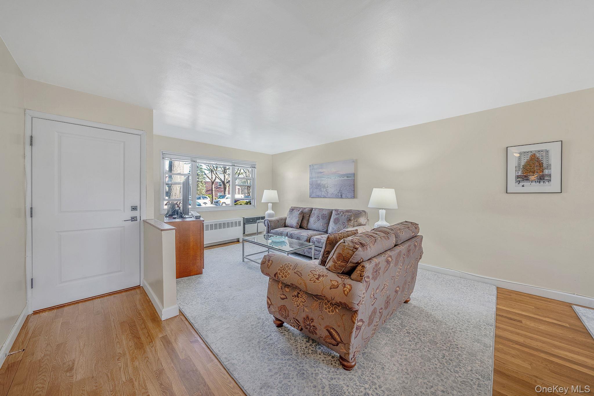 #5 photo, 1530 212th Street, קווינס Bayside , NY 11360