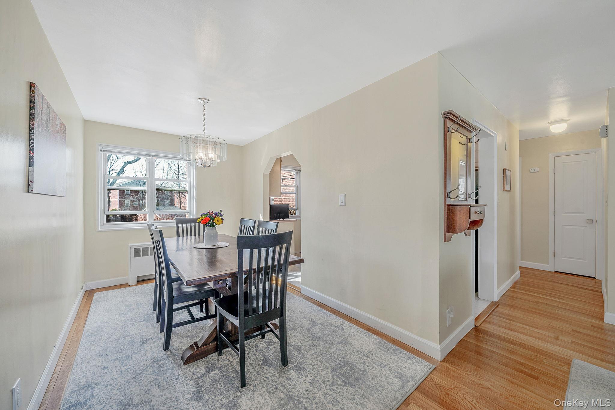 #7 photo, 1530 212th Street, קווינס Bayside , NY 11360