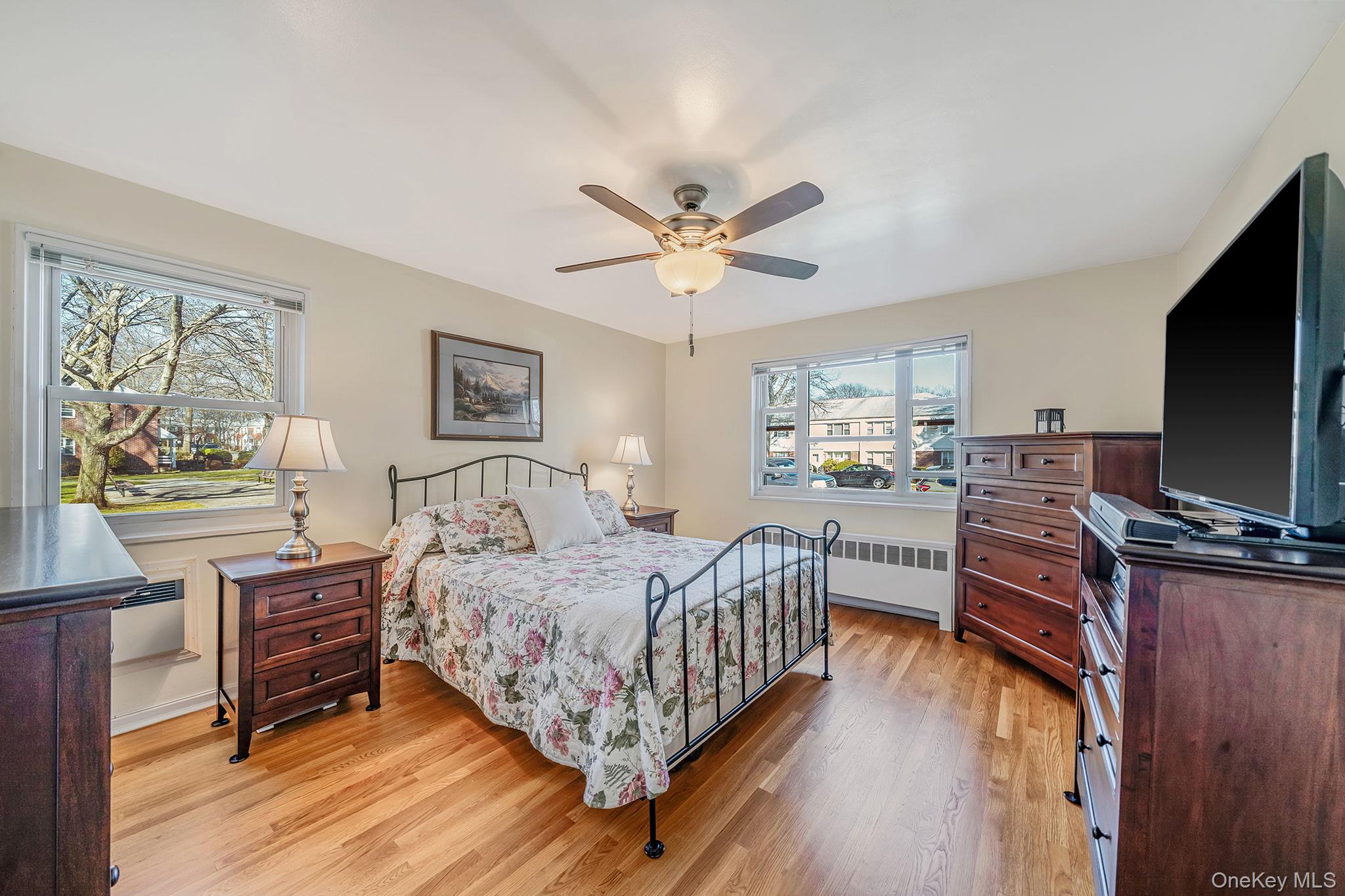 #9 photo, 1530 212th Street, קווינס Bayside , NY 11360