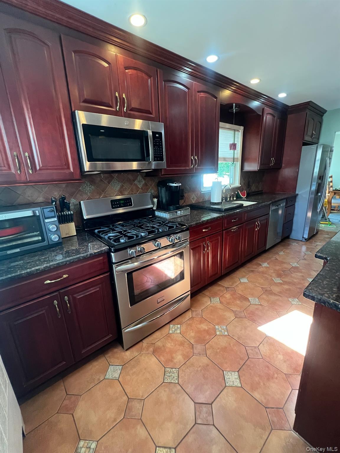 #12 photo, 158 Lincoln Avenue, Rockville Centre , NY 11570