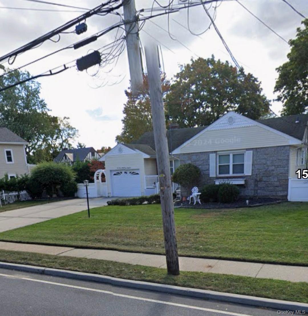 #2 photo, 158 Lincoln Avenue, Rockville Centre , NY 11570