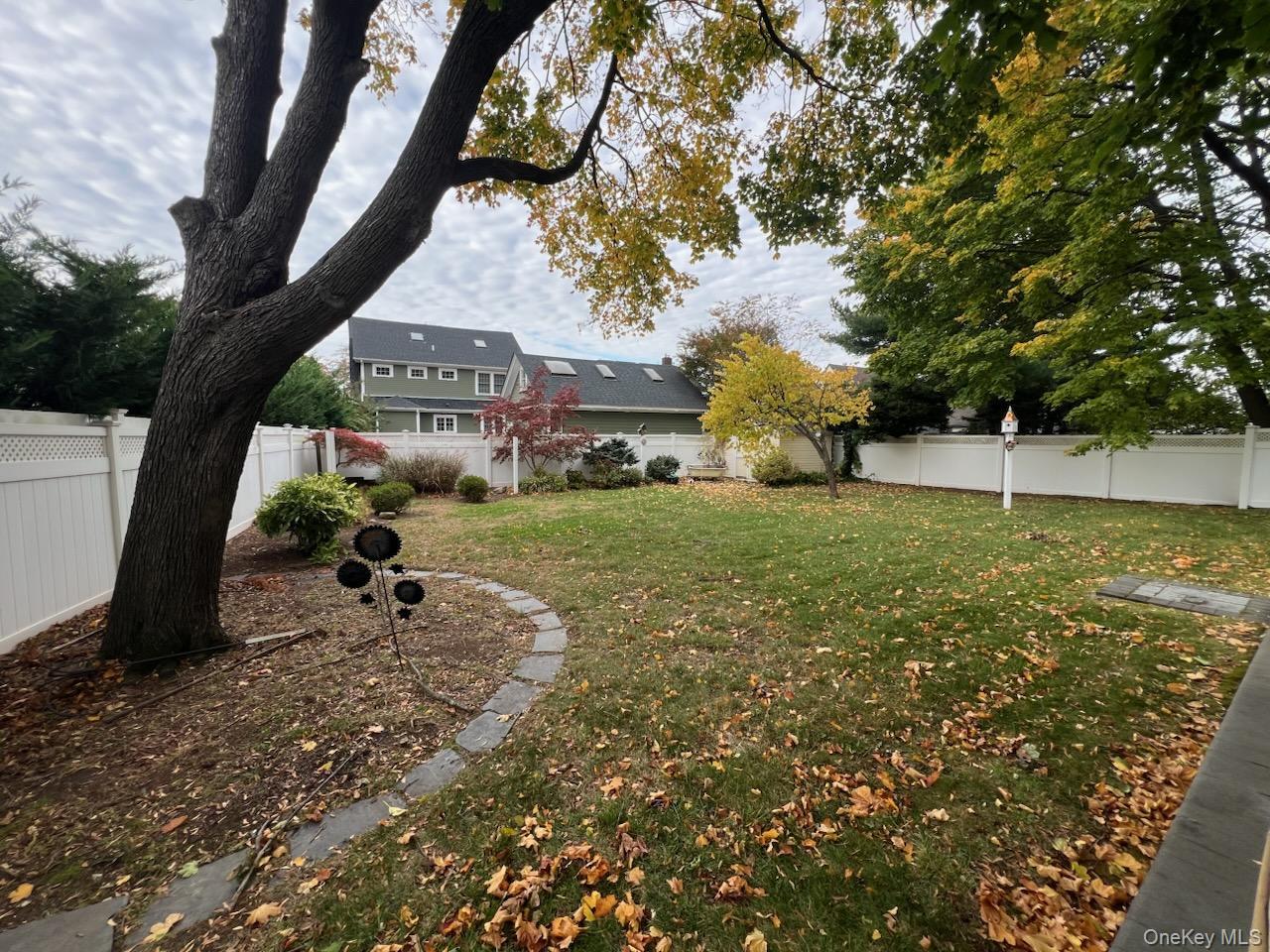 #5 photo, 158 Lincoln Avenue, Rockville Centre , NY 11570