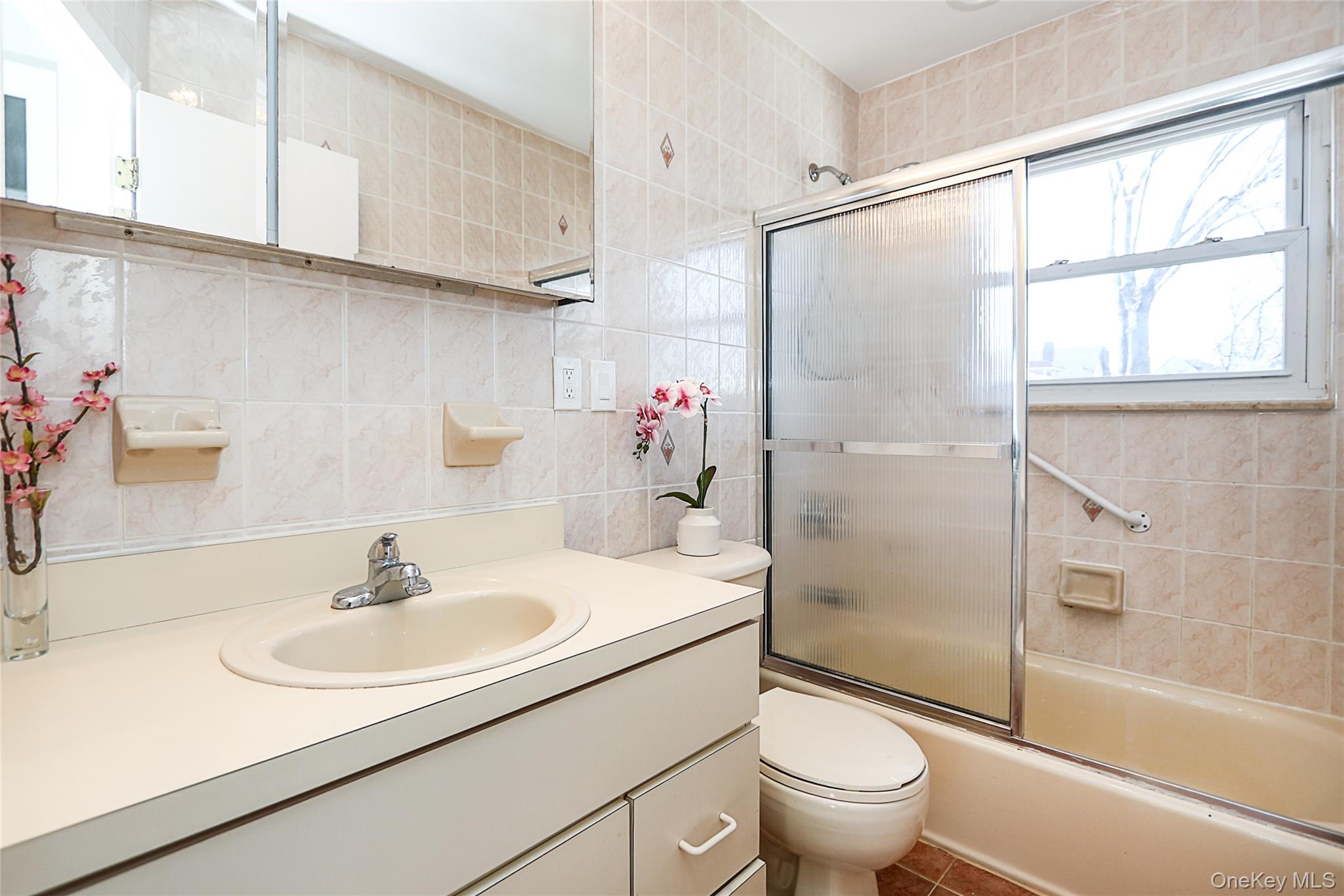 #16 photo, 21614 132nd Road, קווינס Springfield Gardens , NY 11413