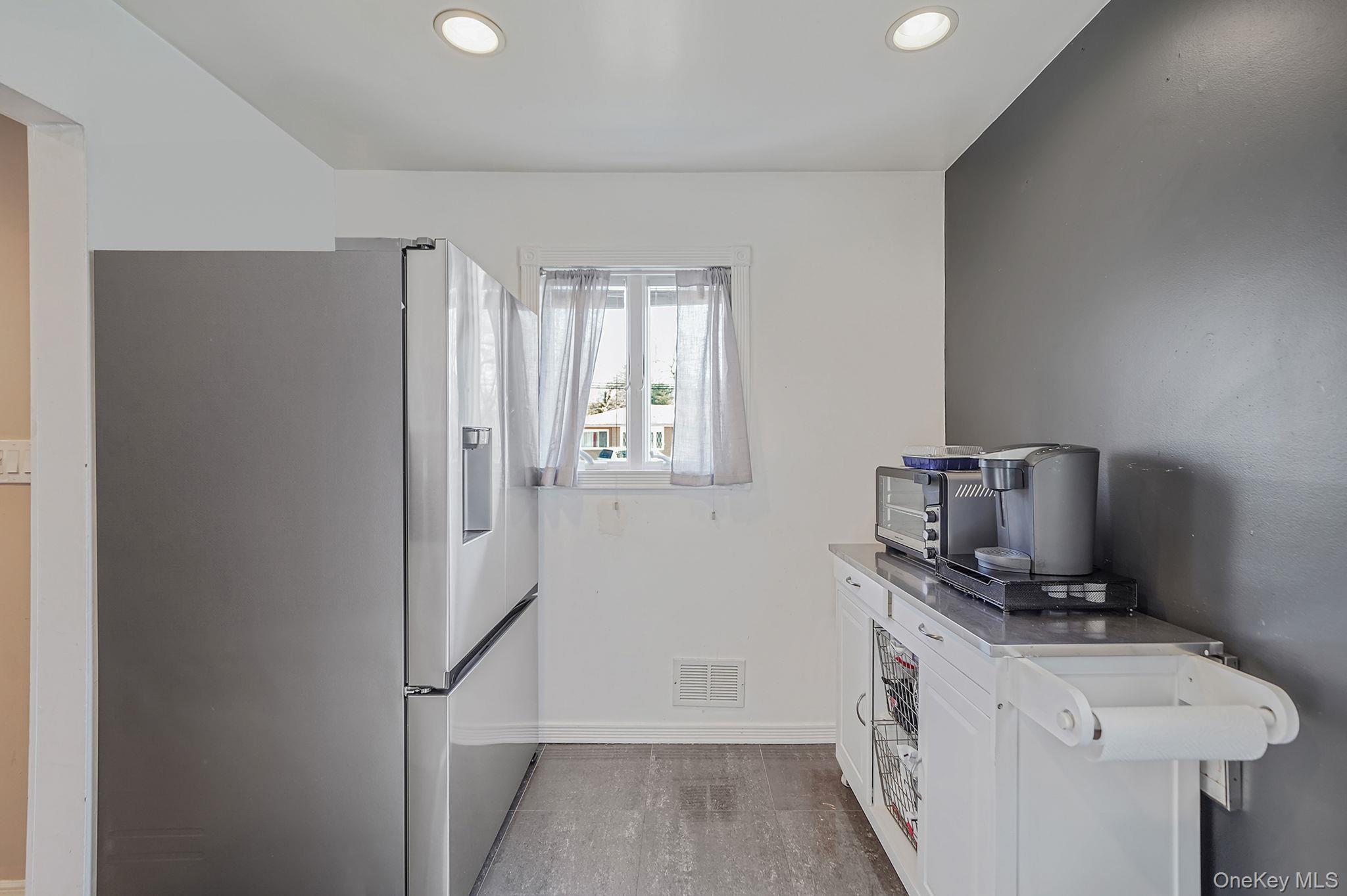 #13 photo, 8 Sunset Avenue, 롱 아일랜드 Wheatley Heights , NY 11798