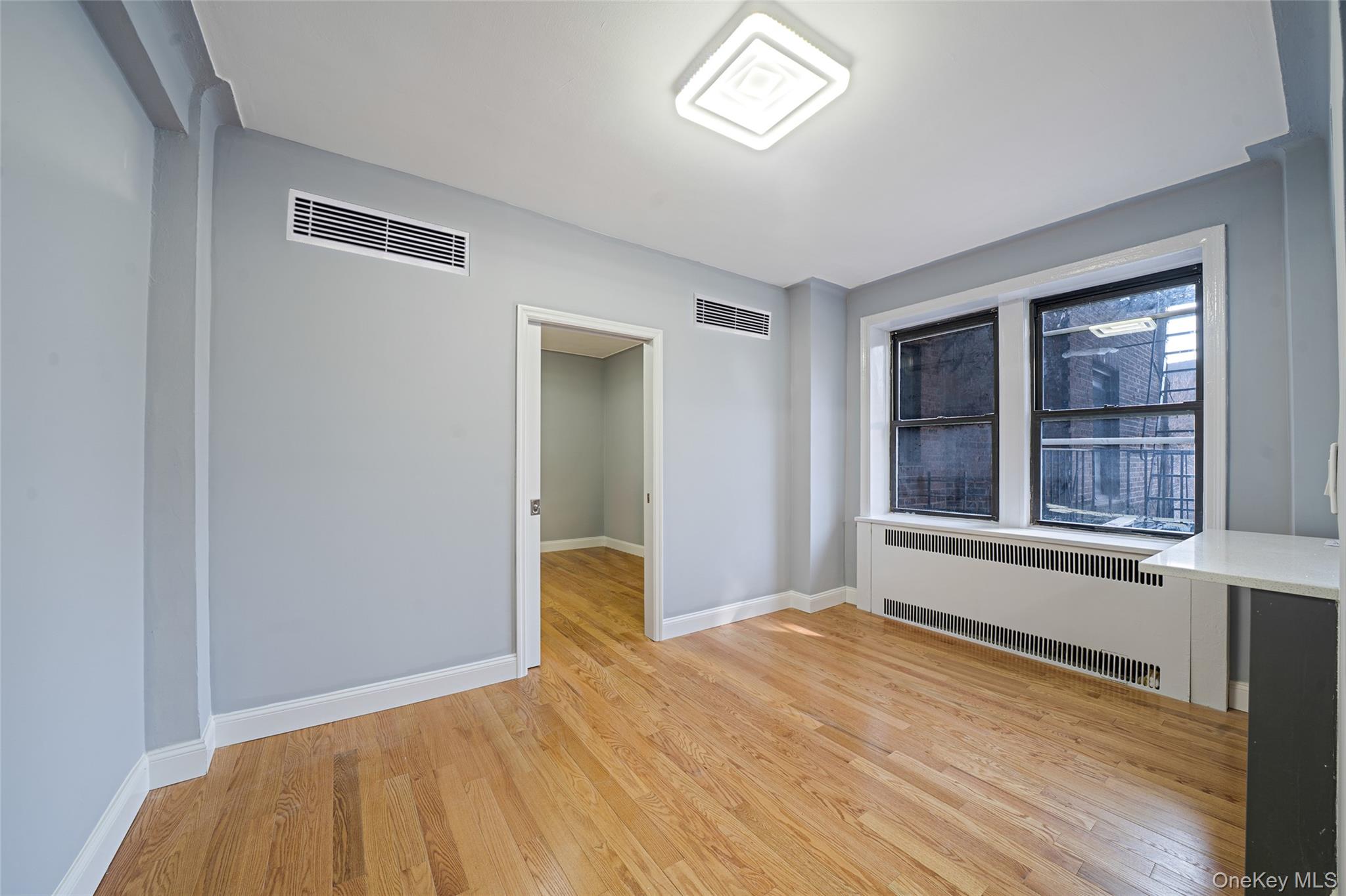 #10 photo, 3131 54th Street, קווינס Woodside , NY 11377