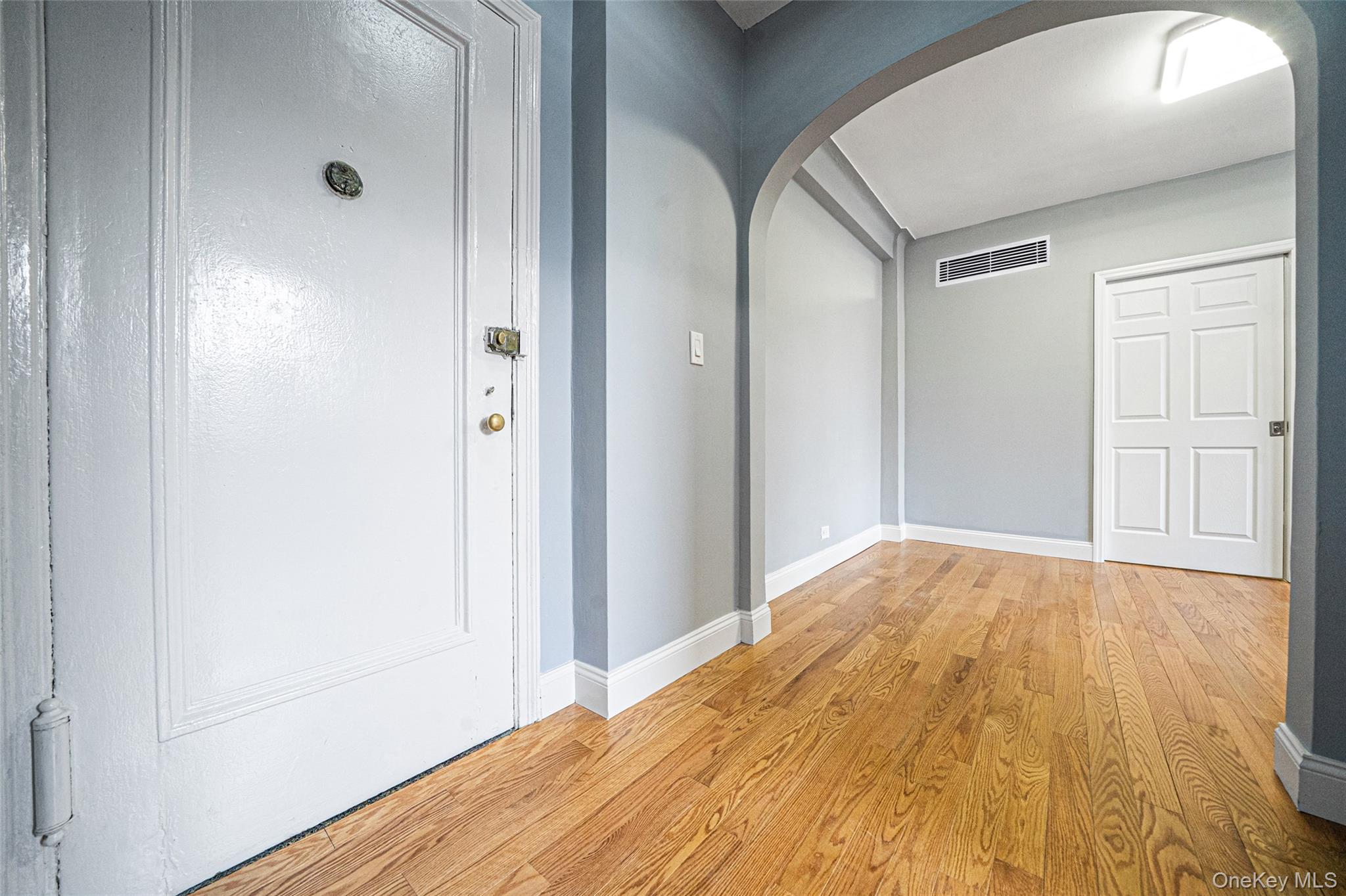 #8 photo, 3131 54th Street, קווינס Woodside , NY 11377