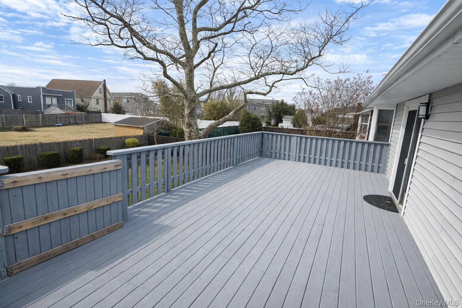 #7 photo, 127 Baker Court, ناسو Island Park , NY 11558