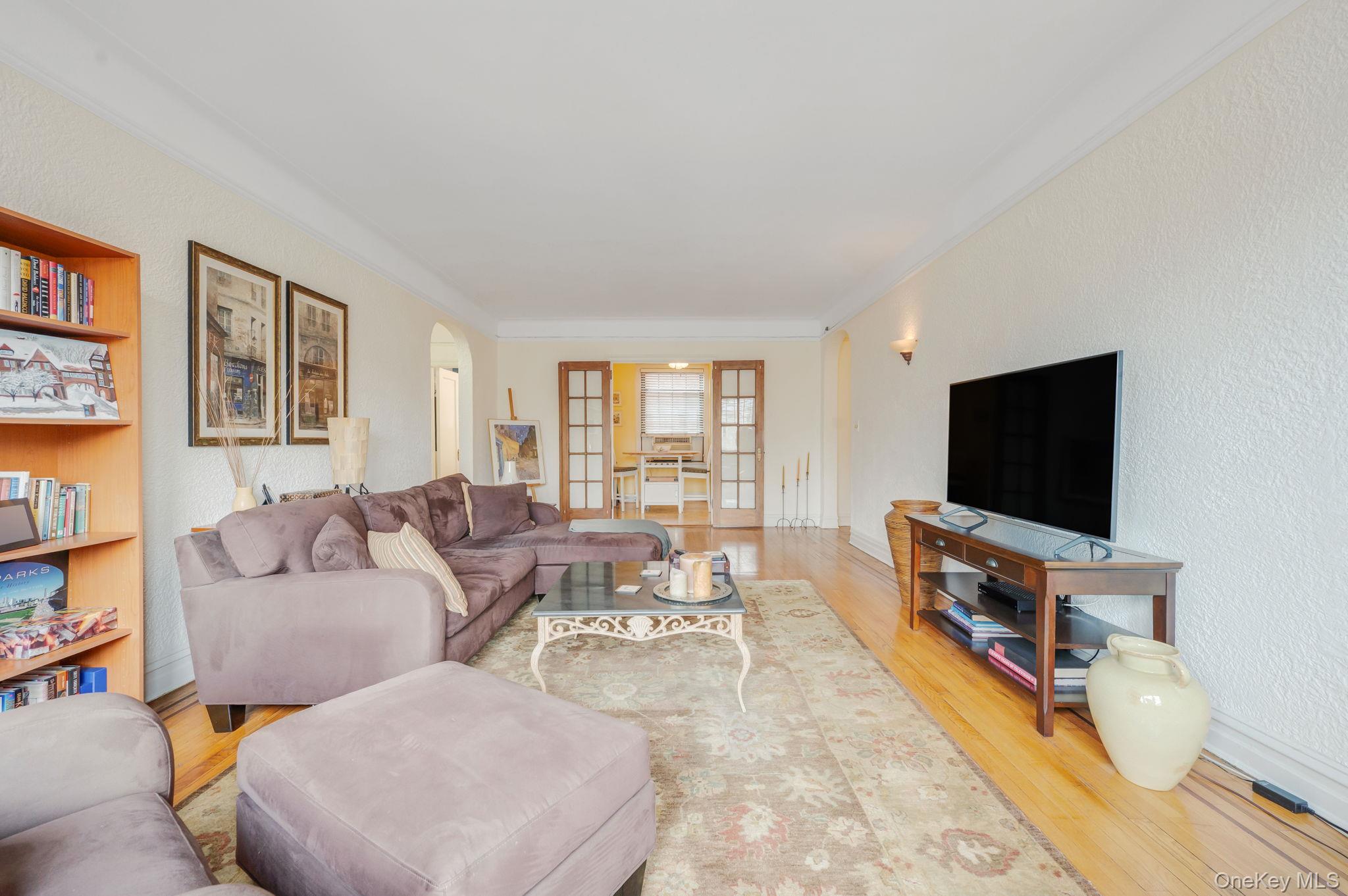 #20 photo, 109-14 Ascan Avenue, Forest Hills , NY 11375