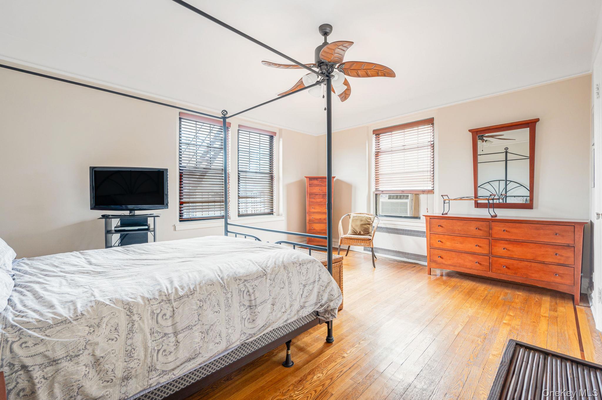 #6 photo, 109-14 Ascan Avenue, Forest Hills , NY 11375