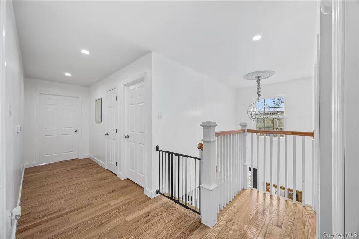 #13 photo, 642 Lenore Lane, 长岛 Elmont , NY 11003