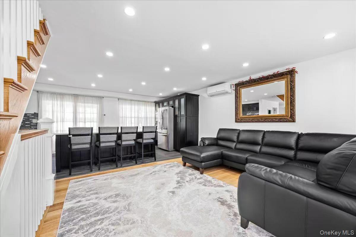 #8 photo, 642 Lenore Lane, 长岛 Elmont , NY 11003