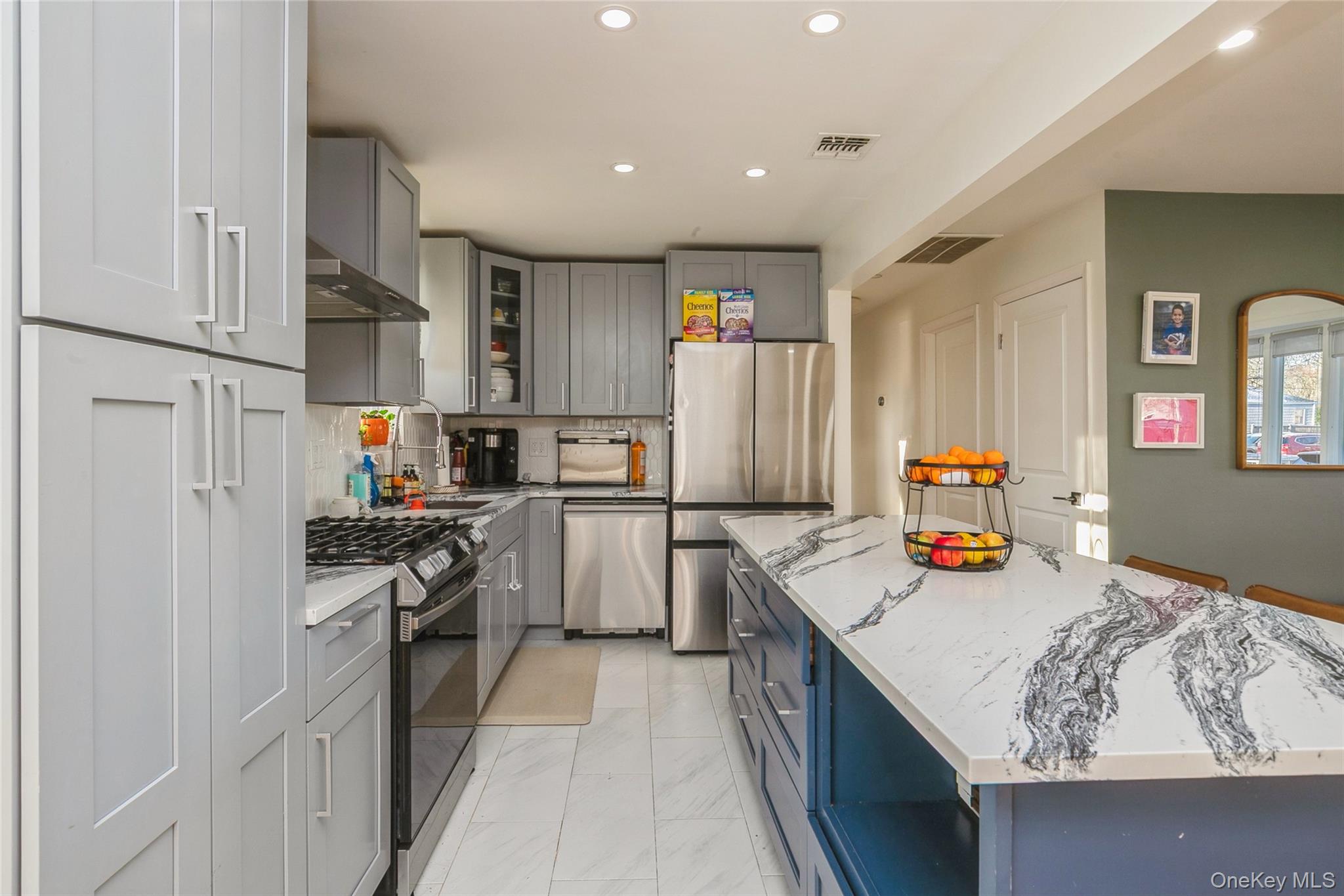 #12 photo, 17 Goldsmith Avenue, Greenlawn , NY 11740