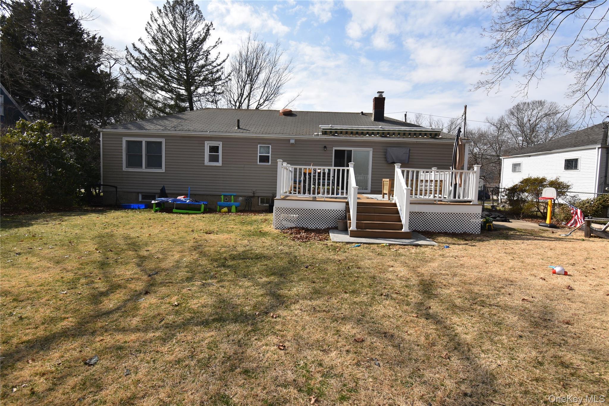 #2 photo, 17 Goldsmith Avenue, 롱 아일랜드 Greenlawn , NY 11740