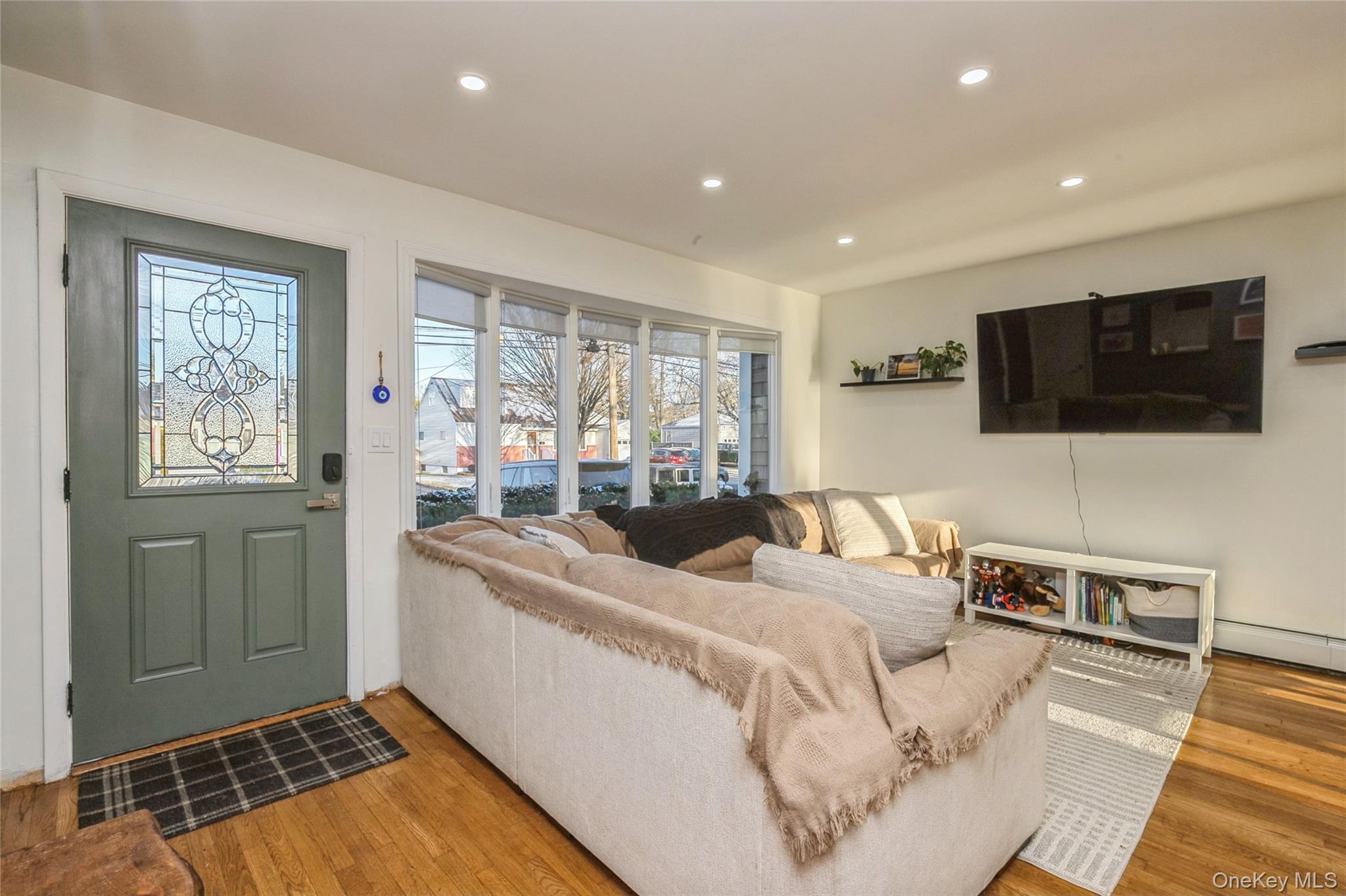 #5 photo, 17 Goldsmith Avenue, Greenlawn , NY 11740