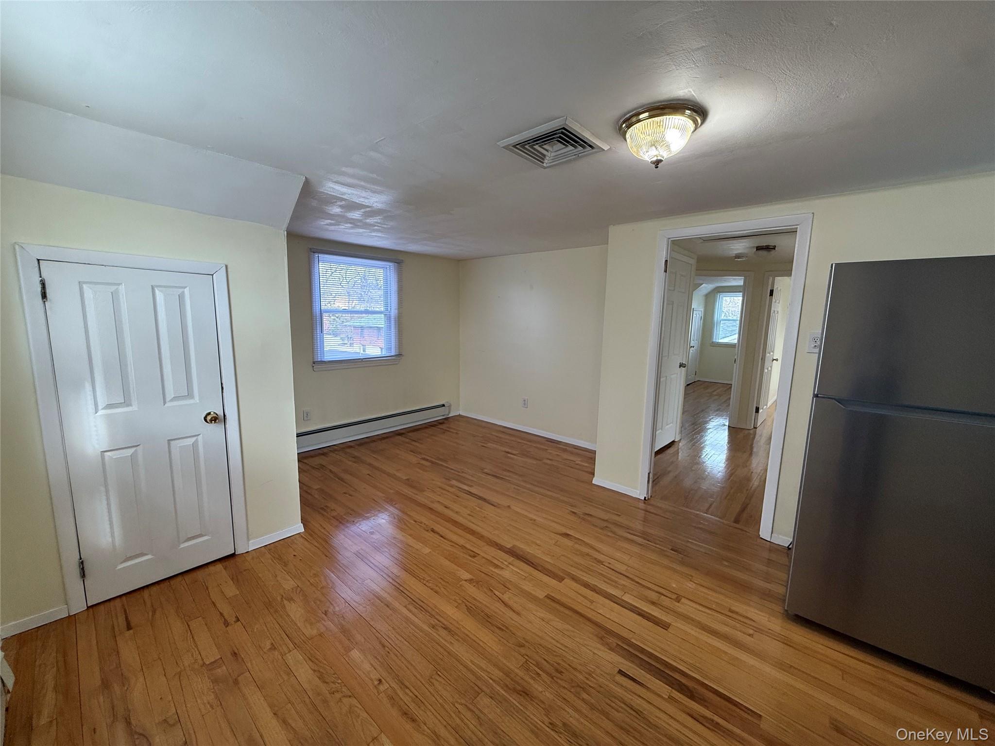 #4 photo, 10 W 23rd Street, 롱 아일랜드 Huntington Station , NY 11746