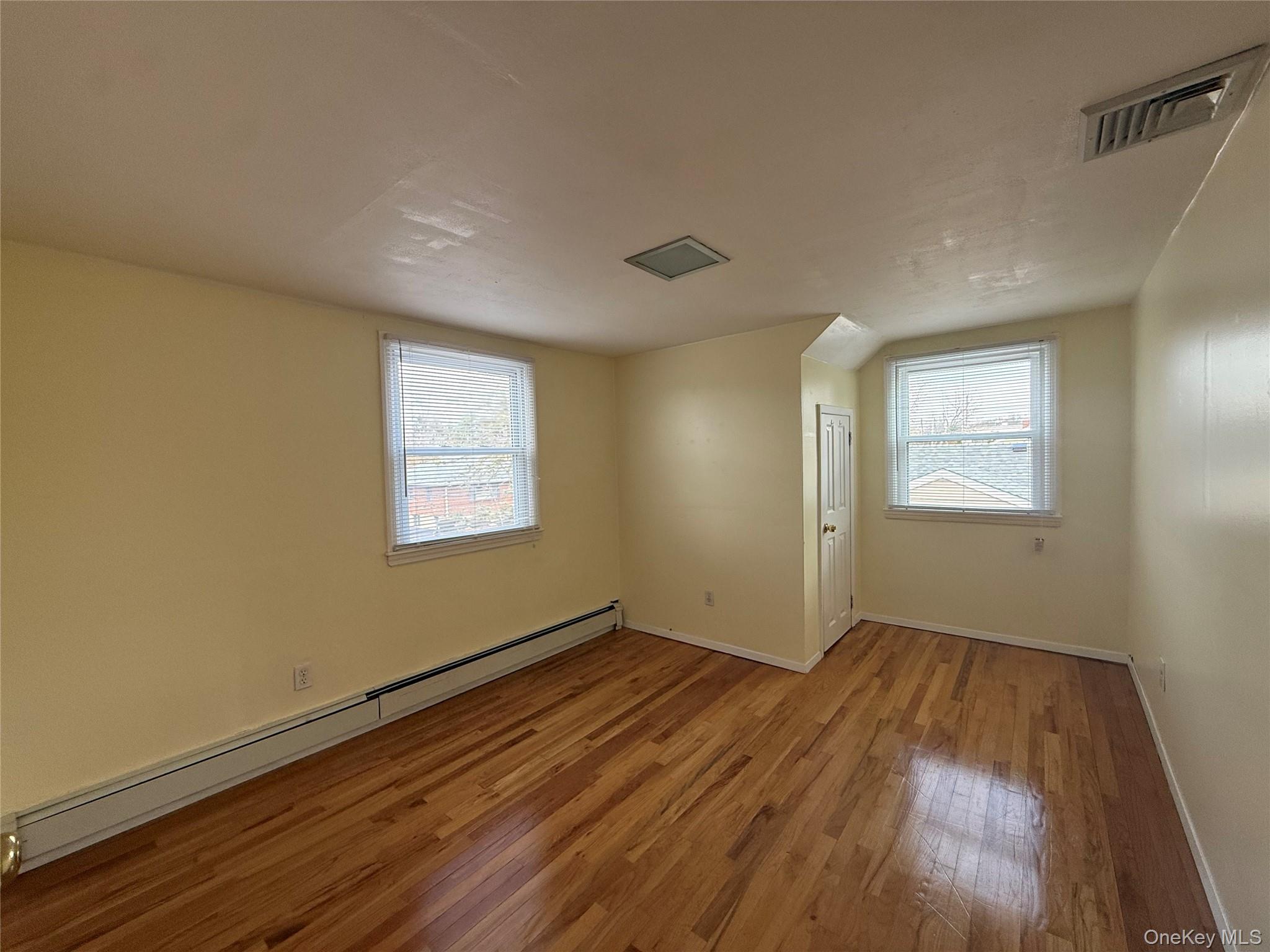 #8 photo, 10 W 23rd Street, 롱 아일랜드 Huntington Station , NY 11746