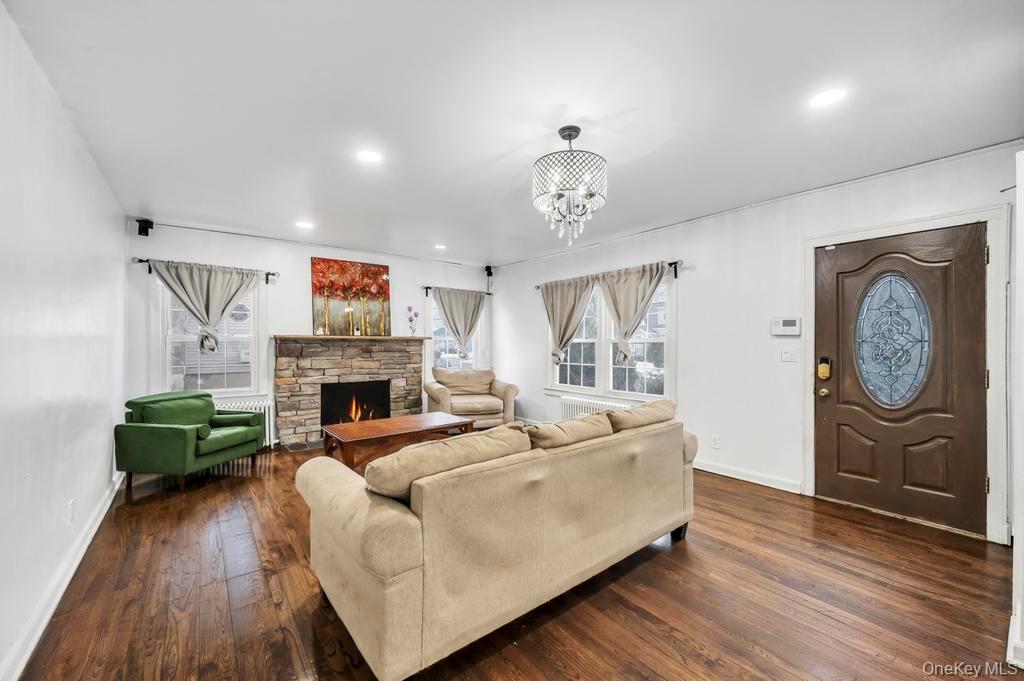 #12 photo, 212 Bergen Court, Саффолк ‖ Copiague , NY 11726