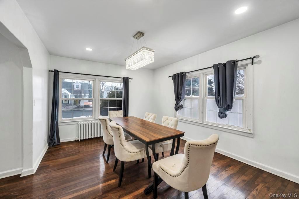 #15 photo, 212 Bergen Court, Саффолк ‖ Copiague , NY 11726