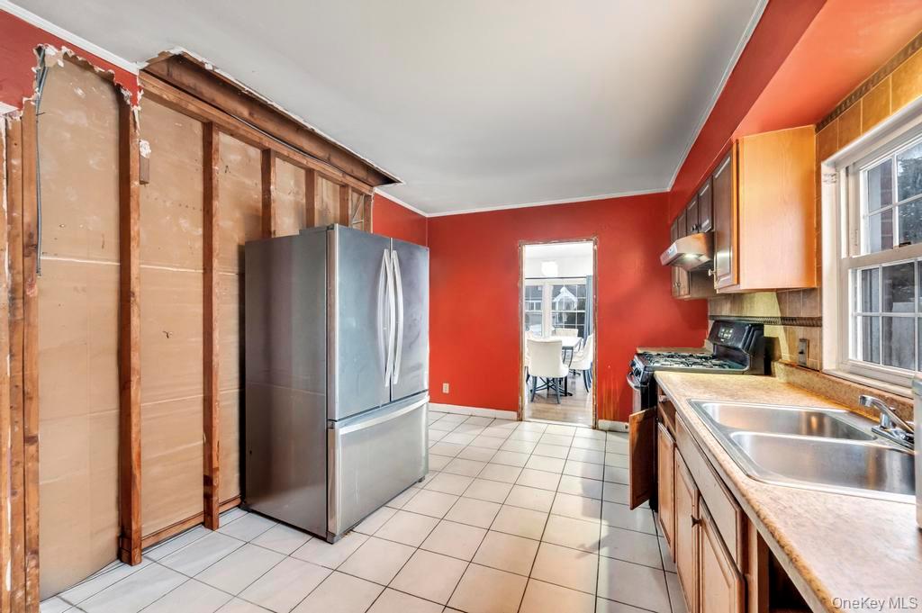 #19 photo, 212 Bergen Court, Саффолк ‖ Copiague , NY 11726