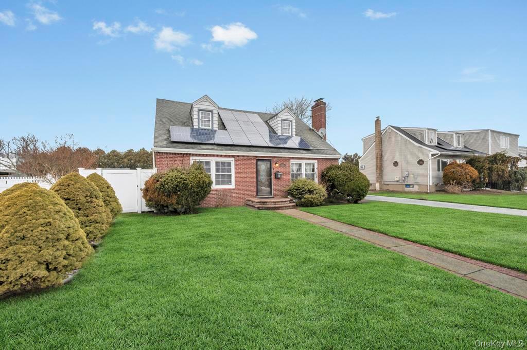 #3 photo, 212 Bergen Court, Саффолк ‖ Copiague , NY 11726