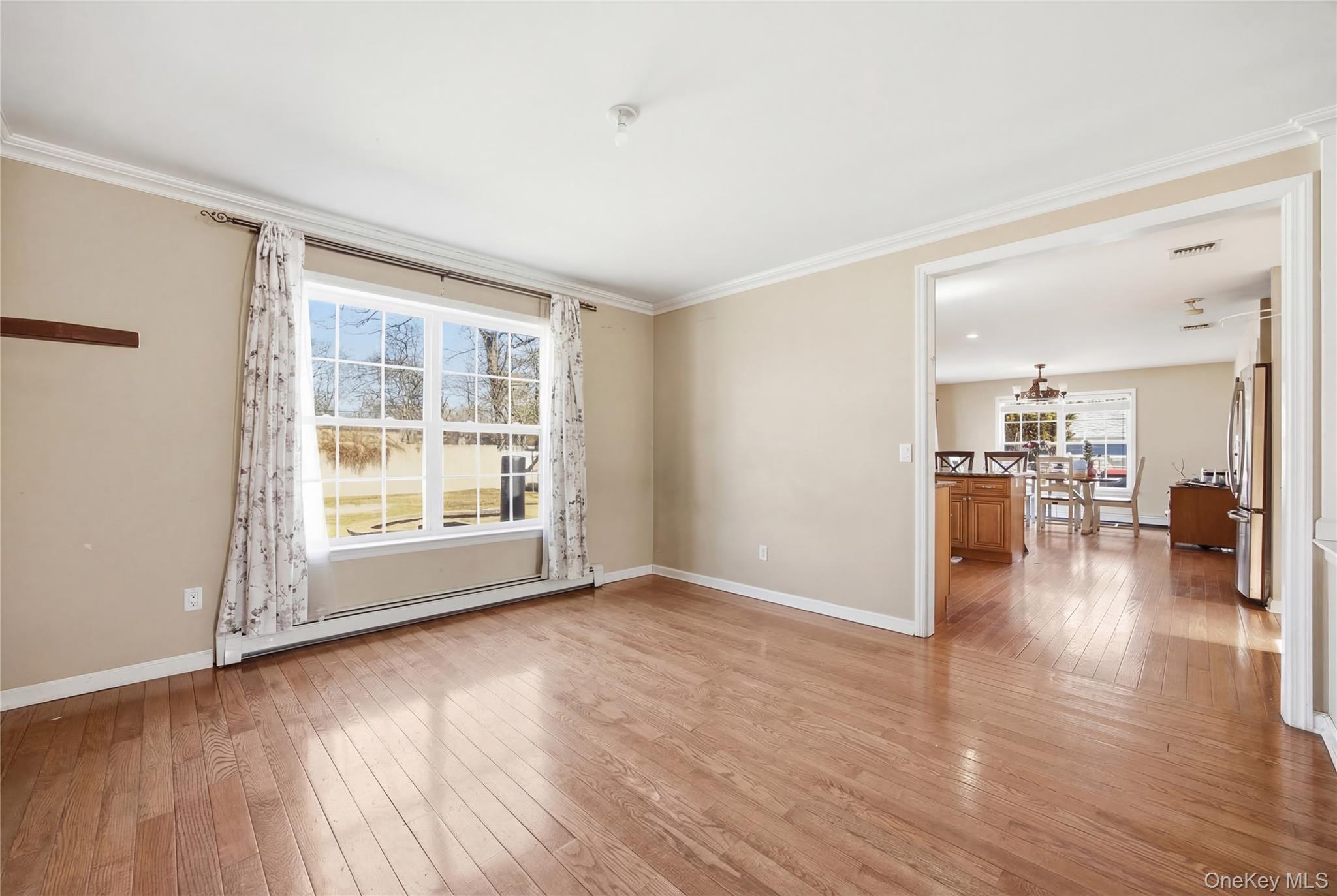 #14 photo, 63 Pinedale Avenue, سوفولك Farmingville , NY 11738