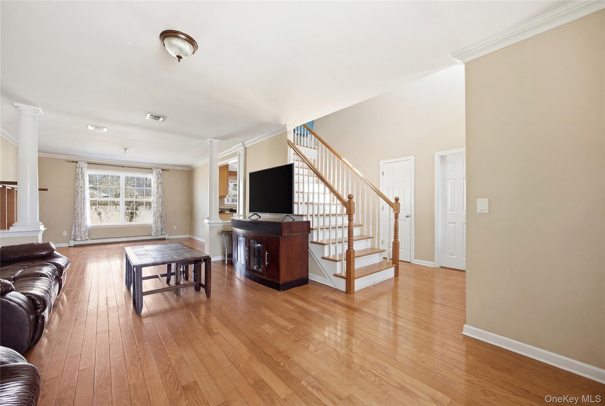 #18 photo, 63 Pinedale Avenue, سوفولك Farmingville , NY 11738