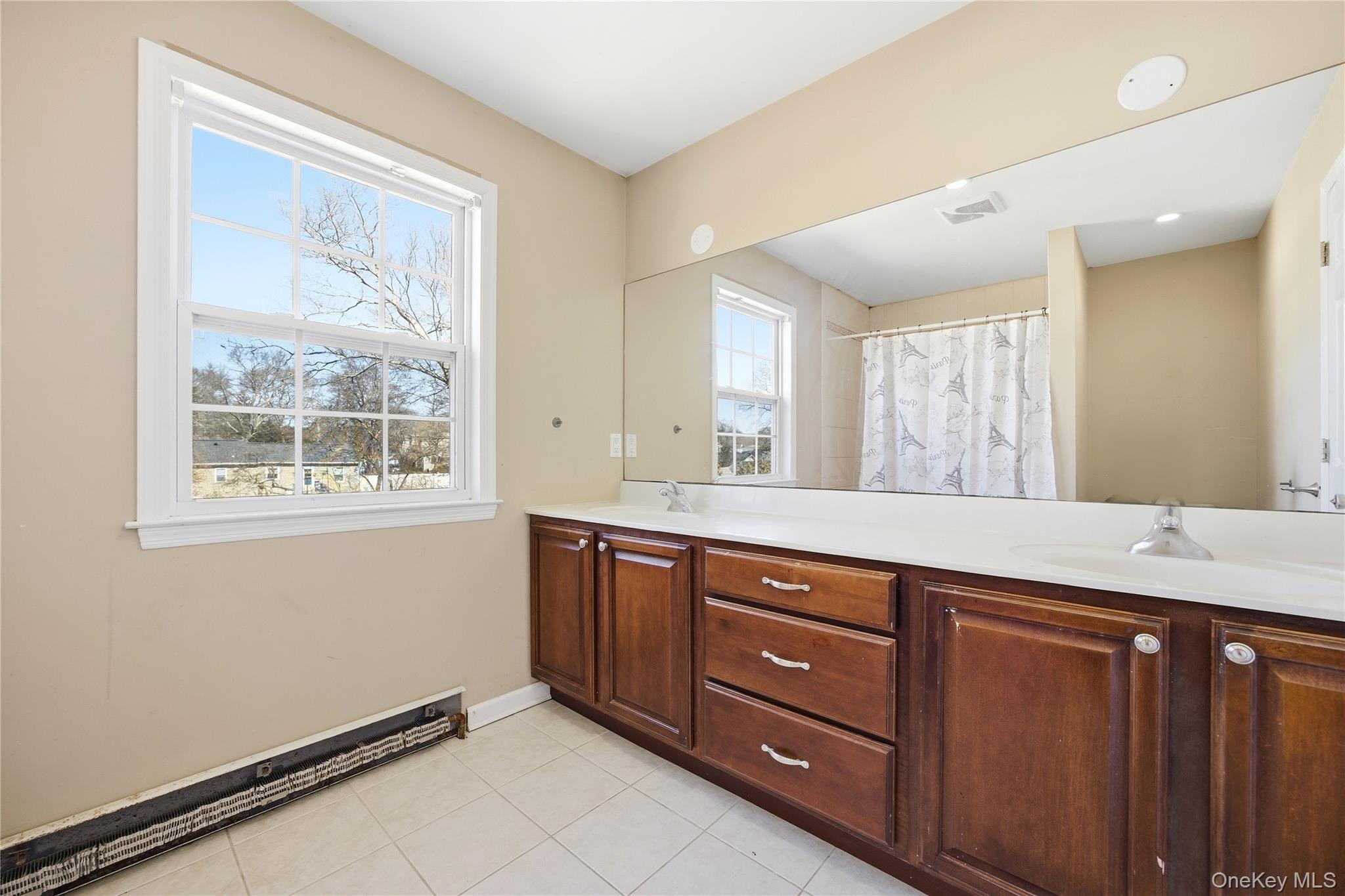 #20 photo, 63 Pinedale Avenue, سوفولك Farmingville , NY 11738