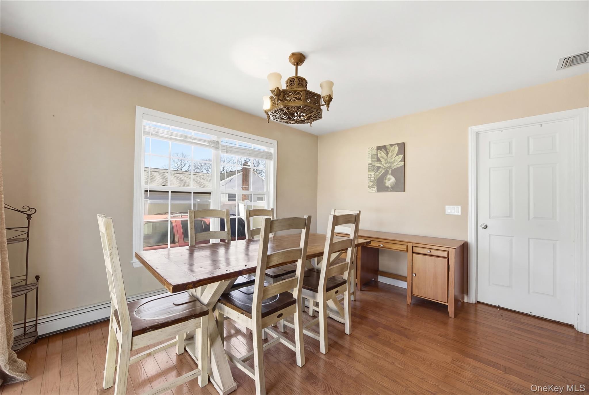 #9 photo, 63 Pinedale Avenue, سوفولك Farmingville , NY 11738