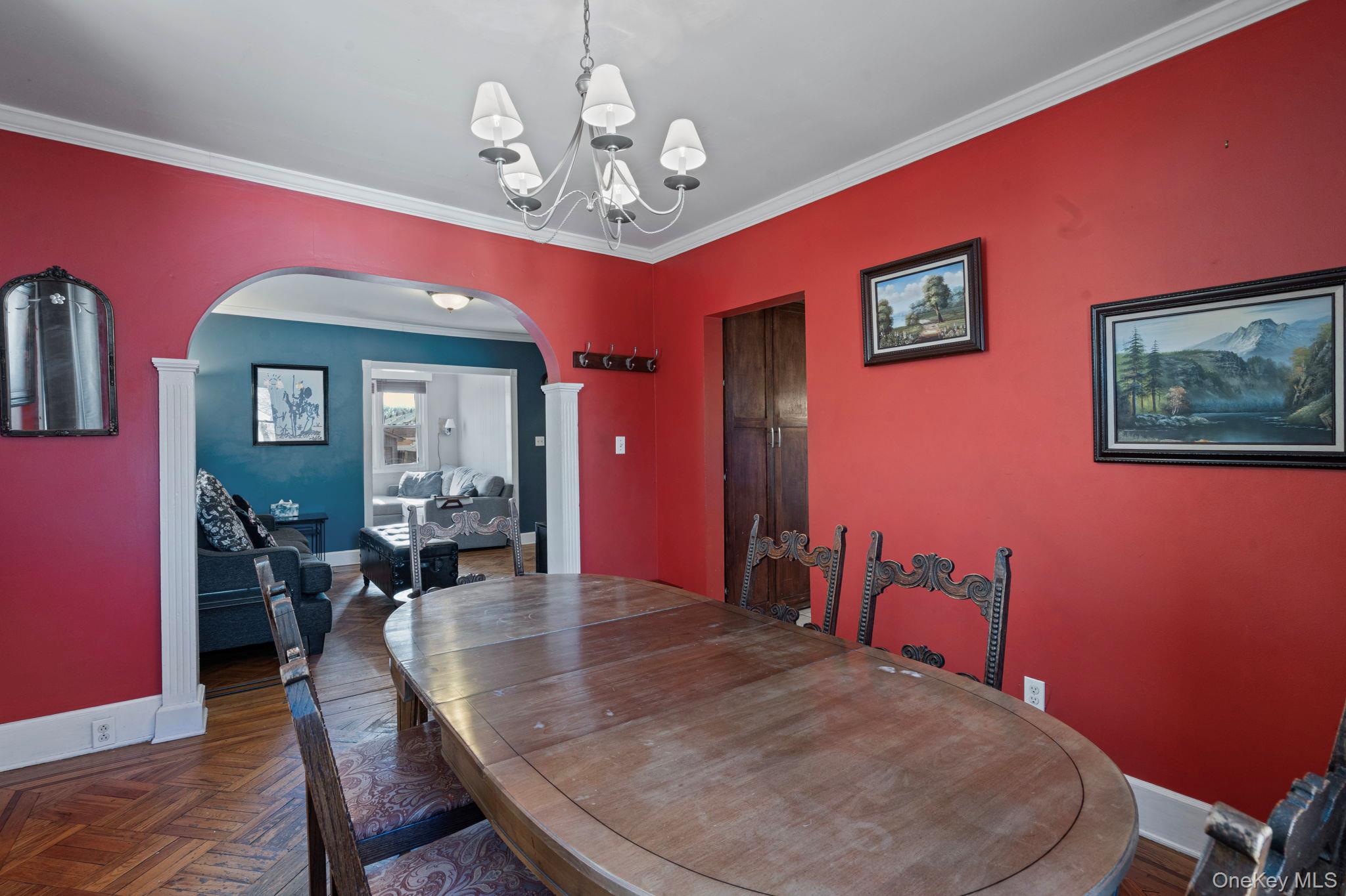 #11 photo, 24011 88th Avenue, קווינס Bellerose , NY 11426