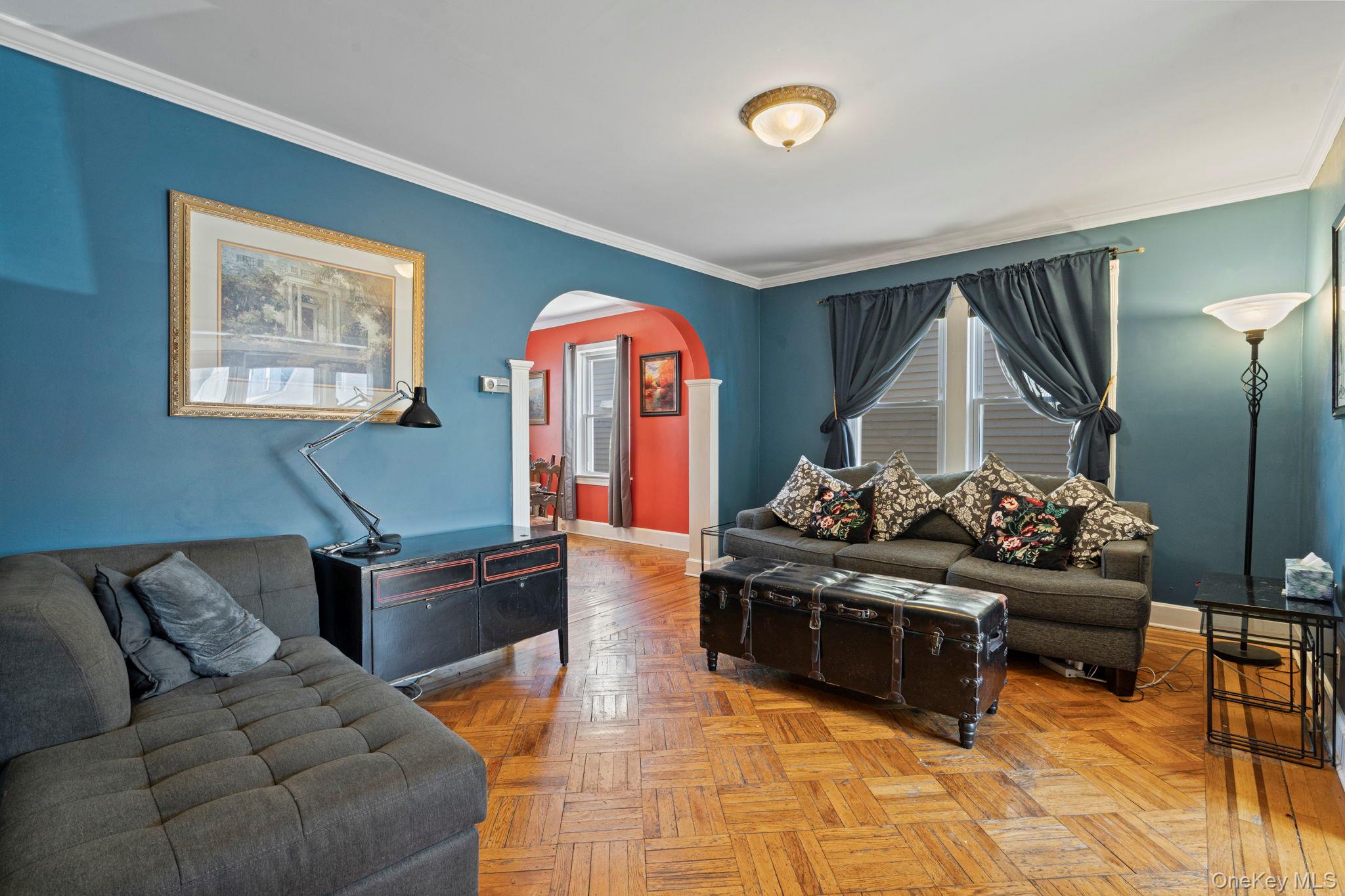 #4 photo, 24011 88th Avenue, קווינס Bellerose , NY 11426