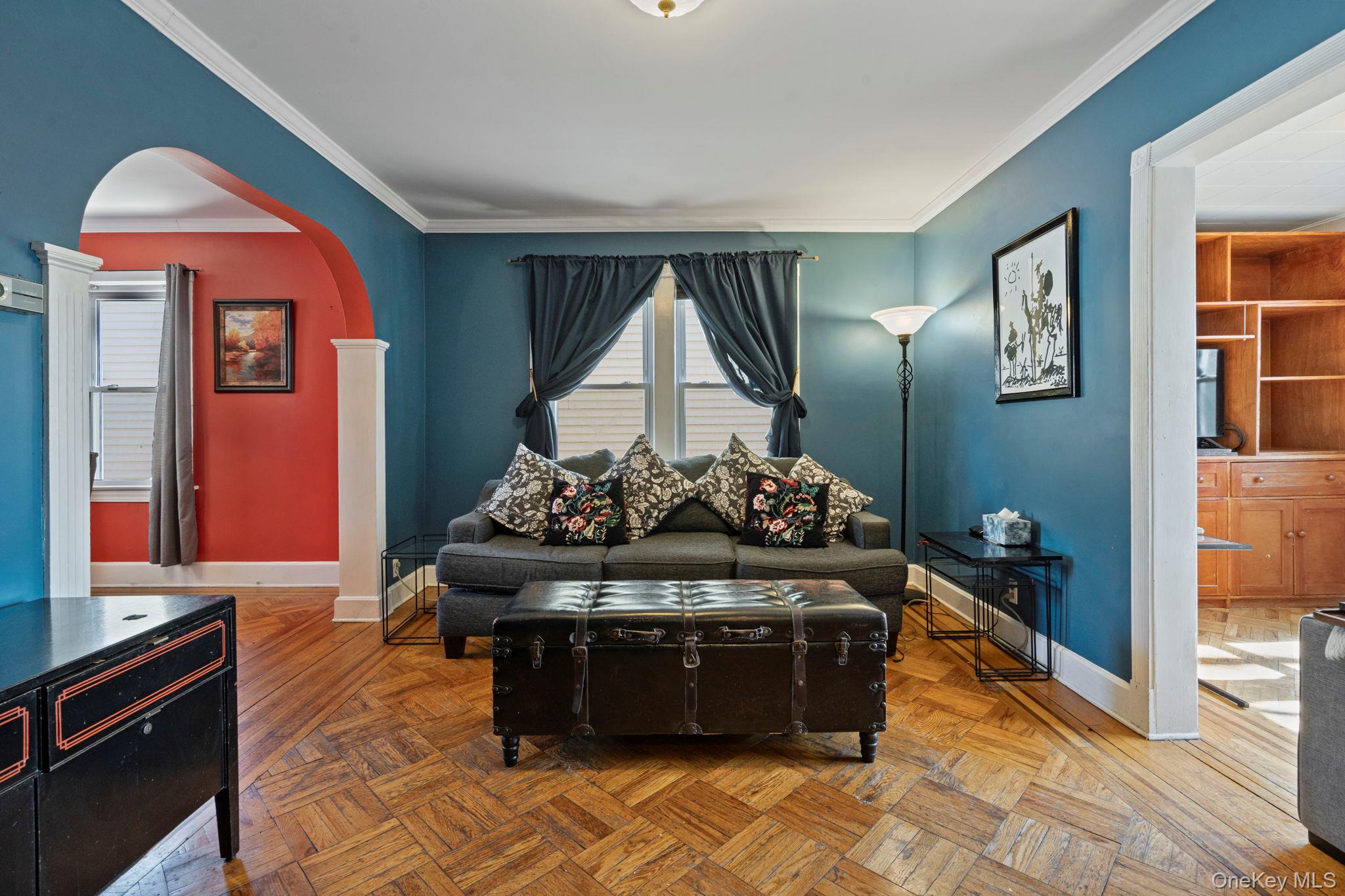 #5 photo, 24011 88th Avenue, קווינס Bellerose , NY 11426