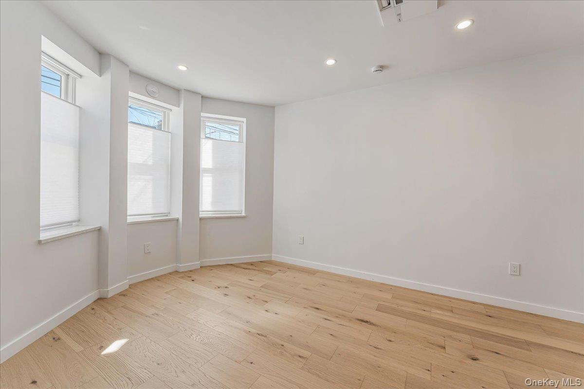 #3 photo, 36-34 11 Street, كوينز Astoria , NY 11106