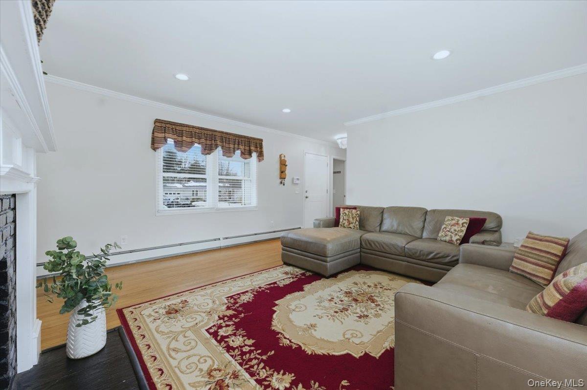 #5 photo, 20 Honey Lane, 롱 아일랜드 Miller Place , NY 11764