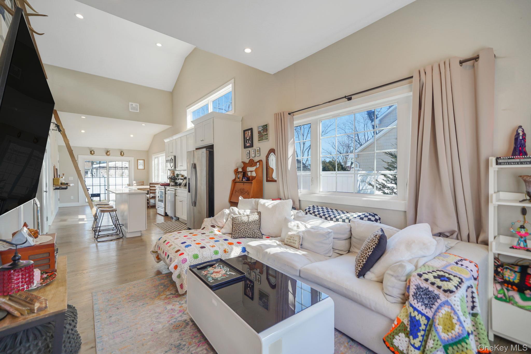 #11 photo, 9 Park Place, Patchogue , NY 11772