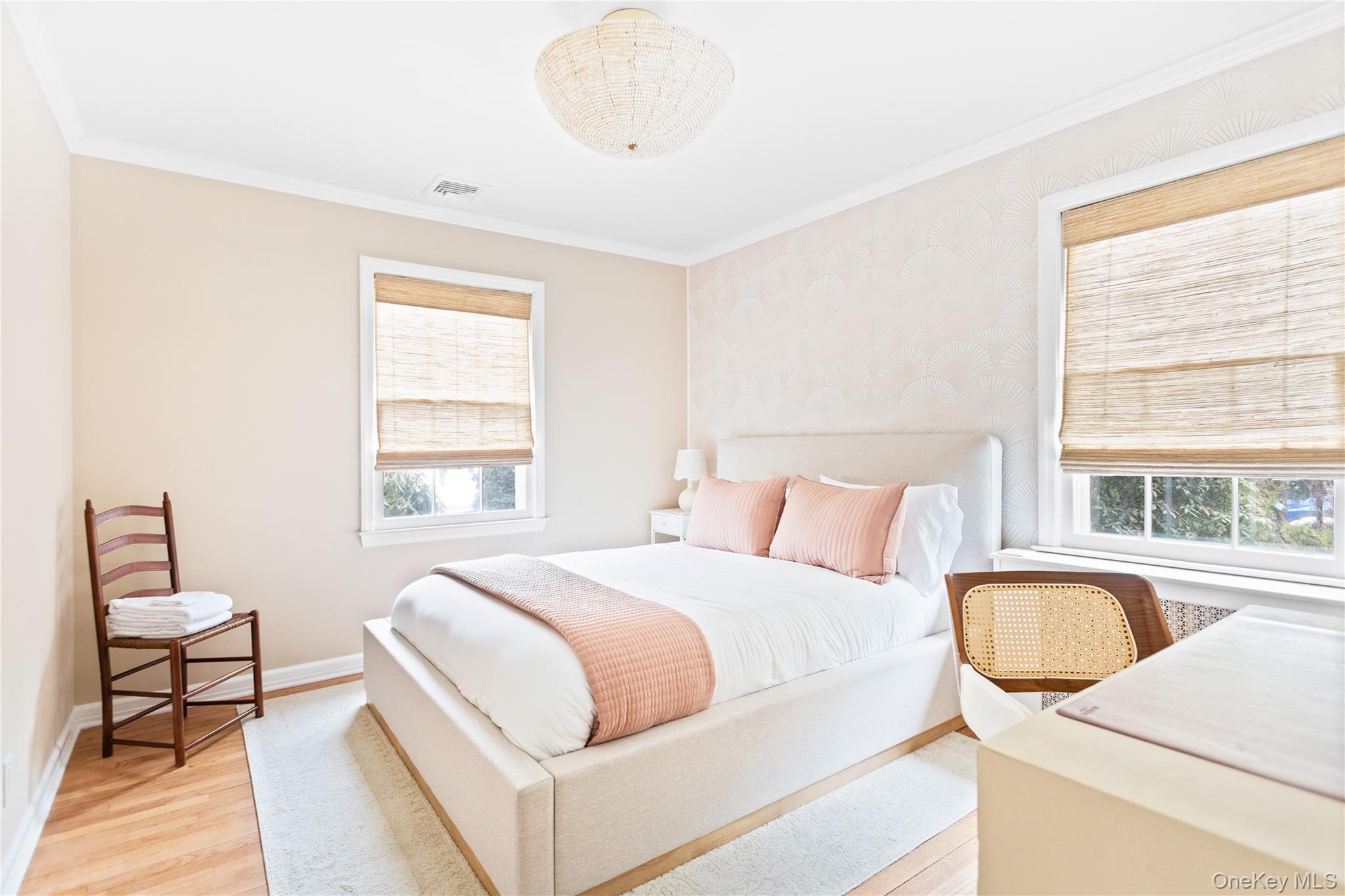 #11 photo, 11 Bieselin Road, Саффолк ‖ Bellport Village , NY 11713