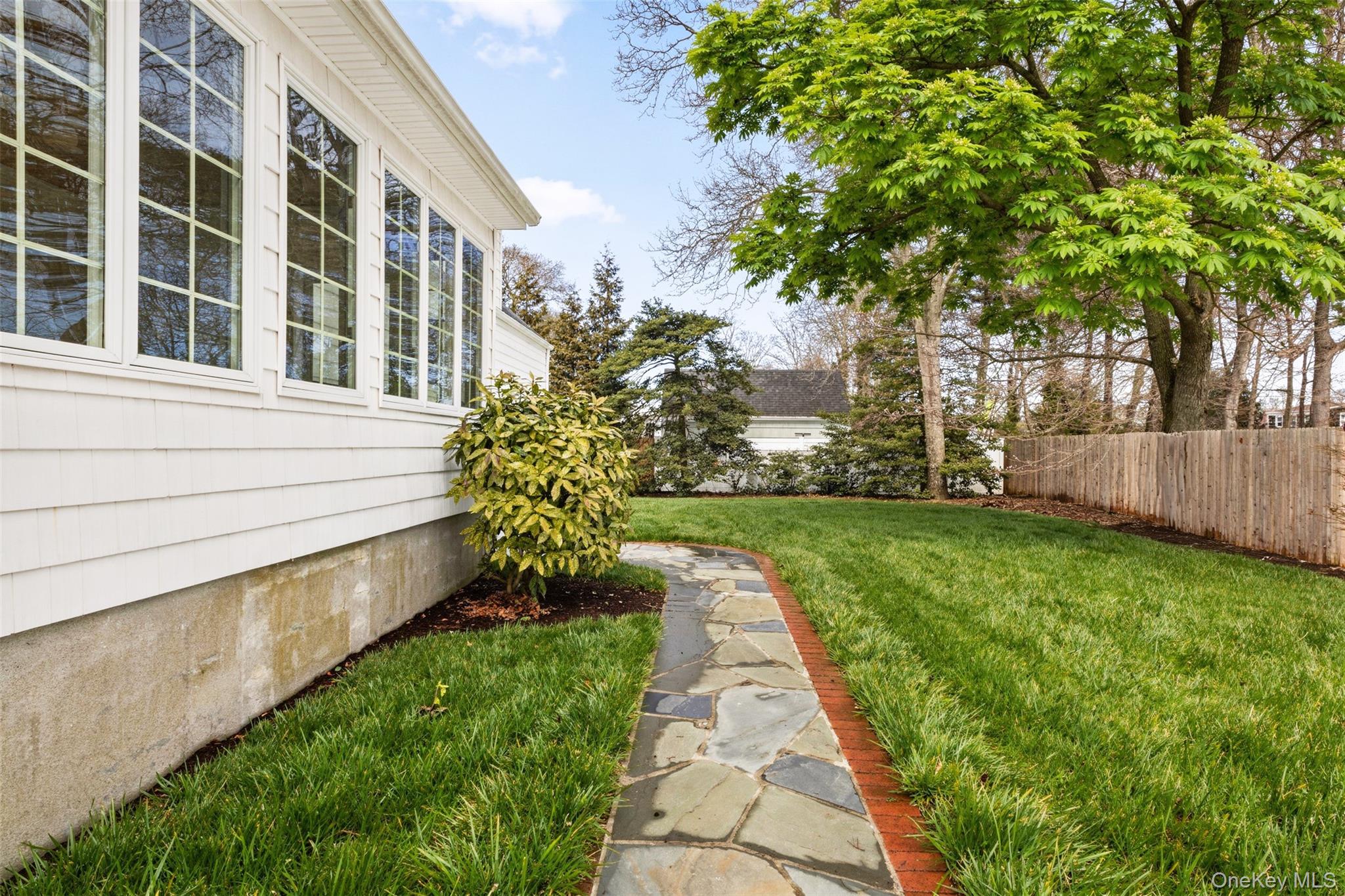 #16 photo, 11 Bieselin Road, Саффолк ‖ Bellport Village , NY 11713