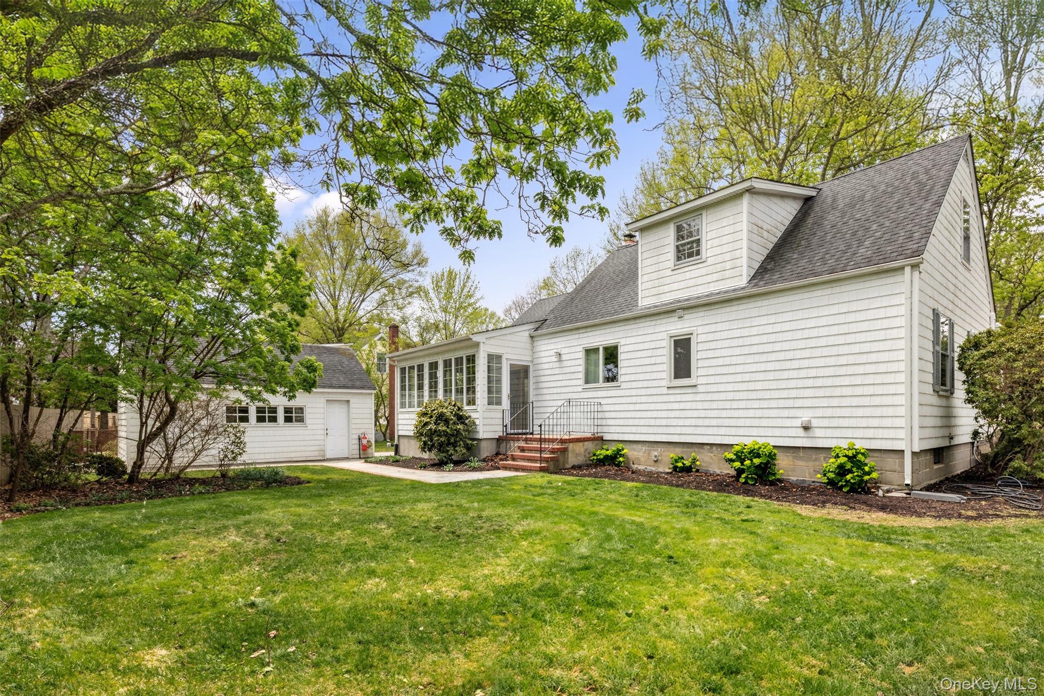 #17 photo, 11 Bieselin Road, Саффолк ‖ Bellport Village , NY 11713