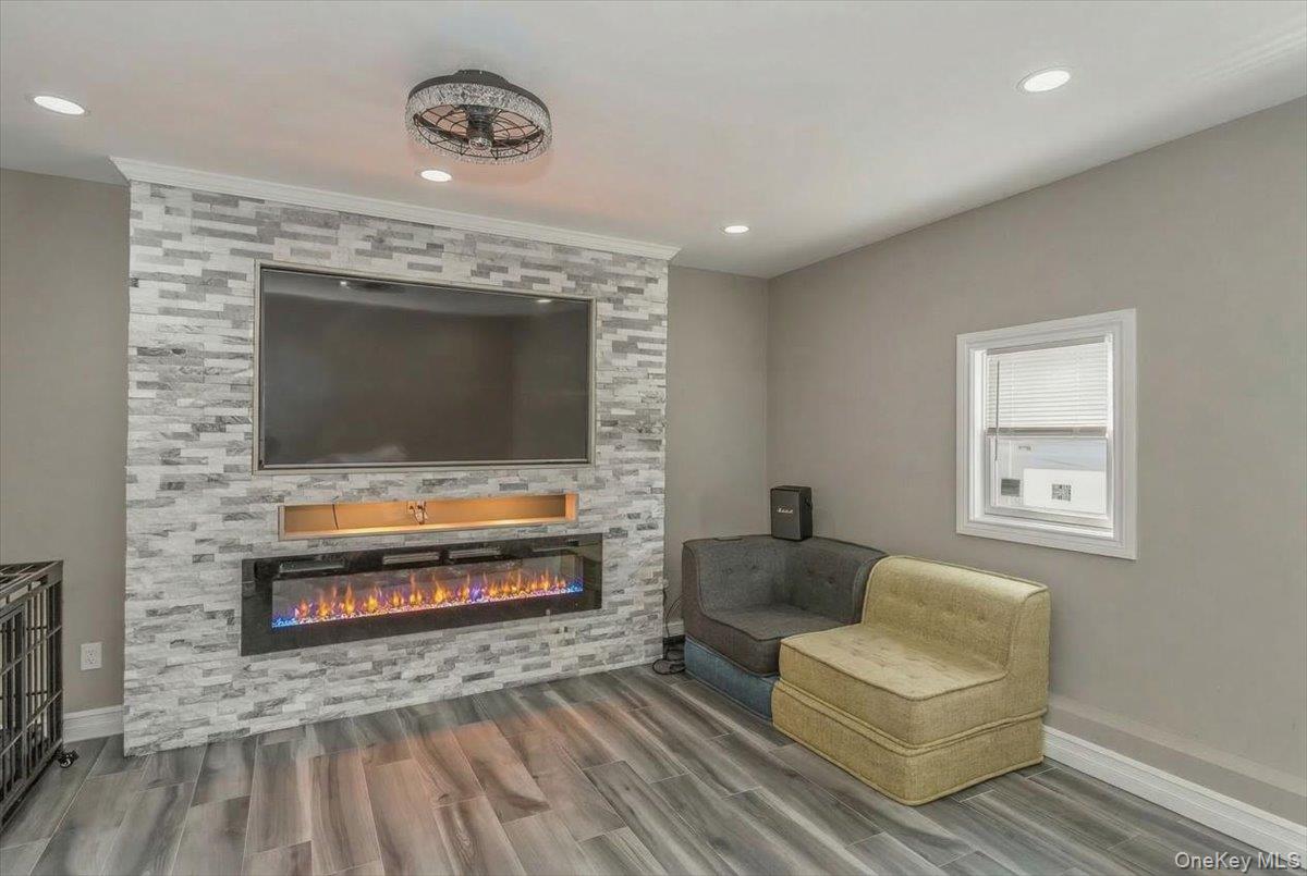 #19 photo, 949 Union Street, Bohemia , NY 11716