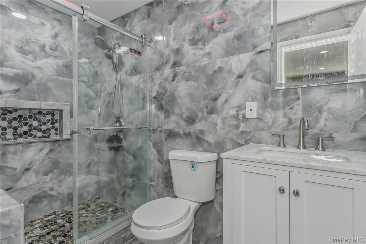 #20 photo, 949 Union Street, Bohemia , NY 11716