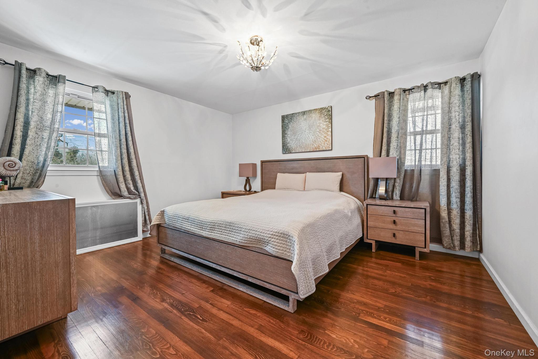 #13 photo, 4 Birchwood Park Drive, नासाउ काउंटी Syosset , NY 11791