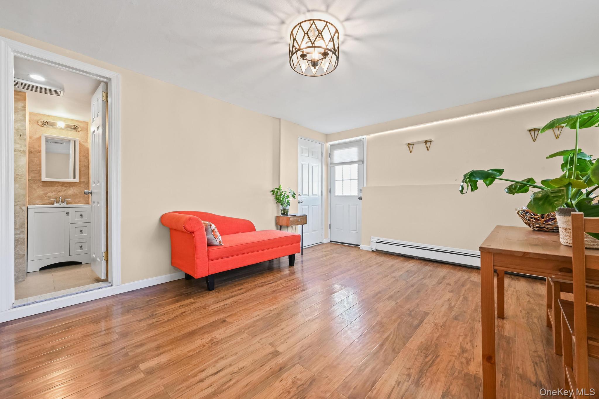 #19 photo, 4 Birchwood Park Drive, नासाउ काउंटी Syosset , NY 11791