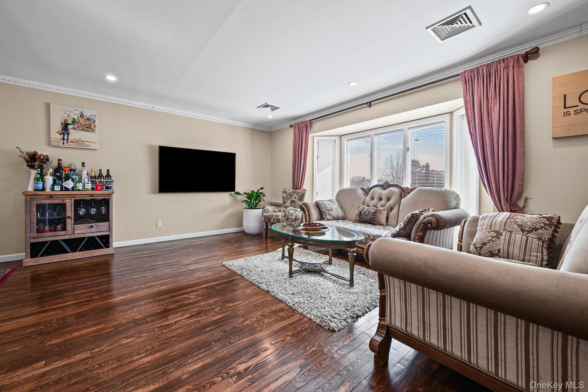 #3 photo, 4 Birchwood Park Drive, नासाउ काउंटी Syosset , NY 11791