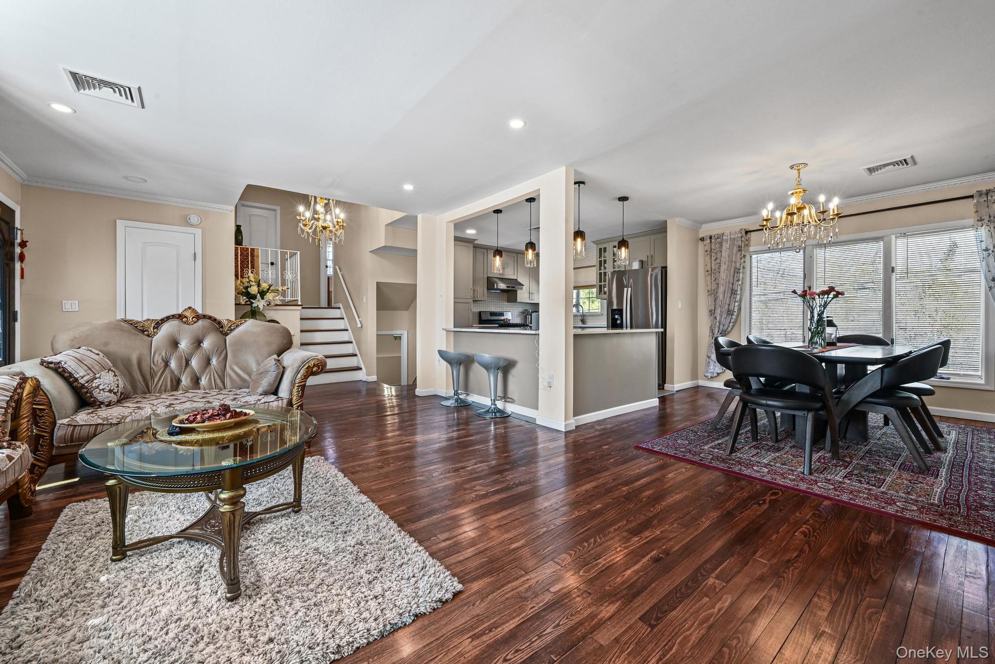 #5 photo, 4 Birchwood Park Drive, नासाउ काउंटी Syosset , NY 11791