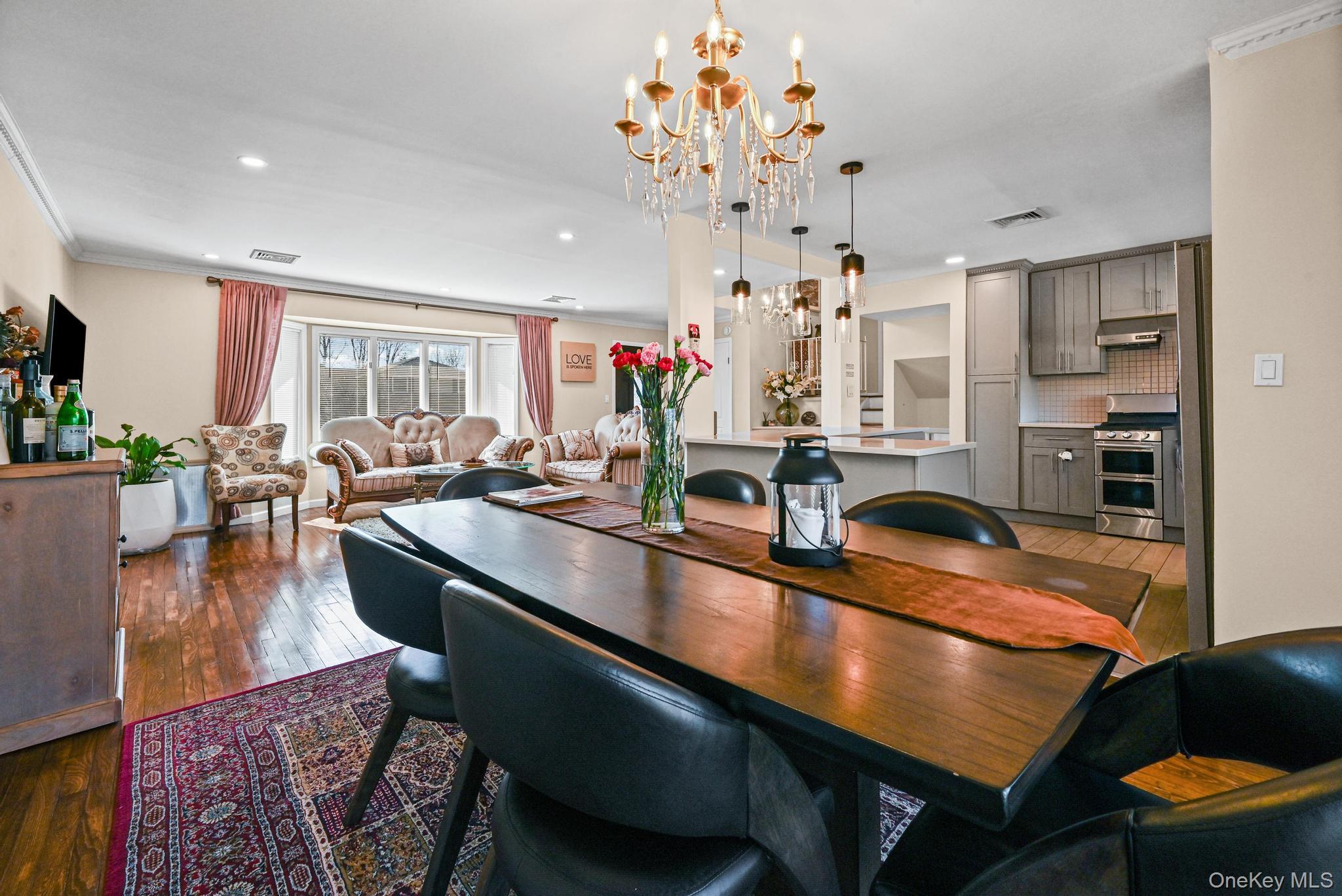 #7 photo, 4 Birchwood Park Drive, नासाउ काउंटी Syosset , NY 11791