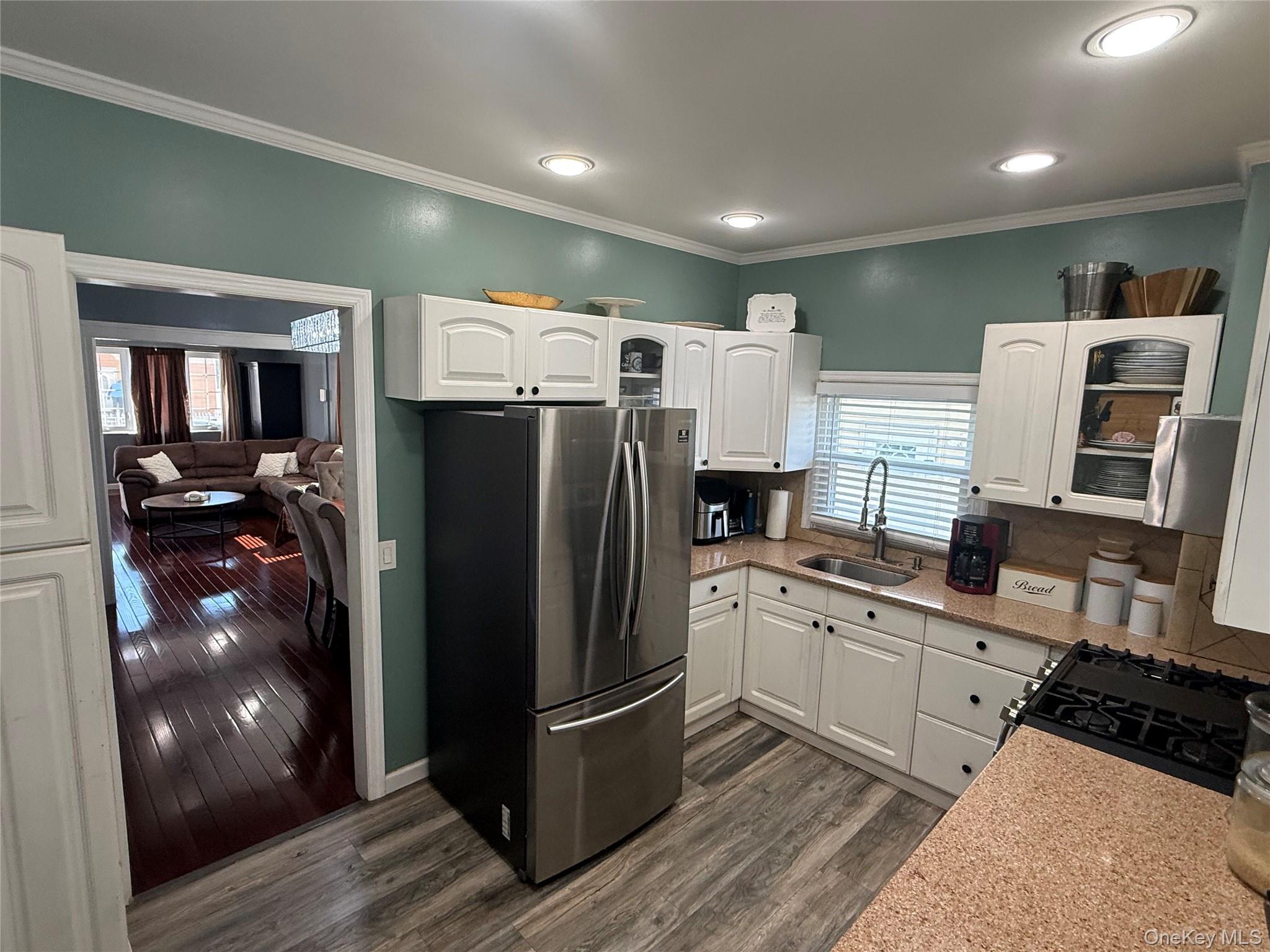 #12 photo, 43 Dewitt Street, Нассау ‖ Valley Stream , NY 11580