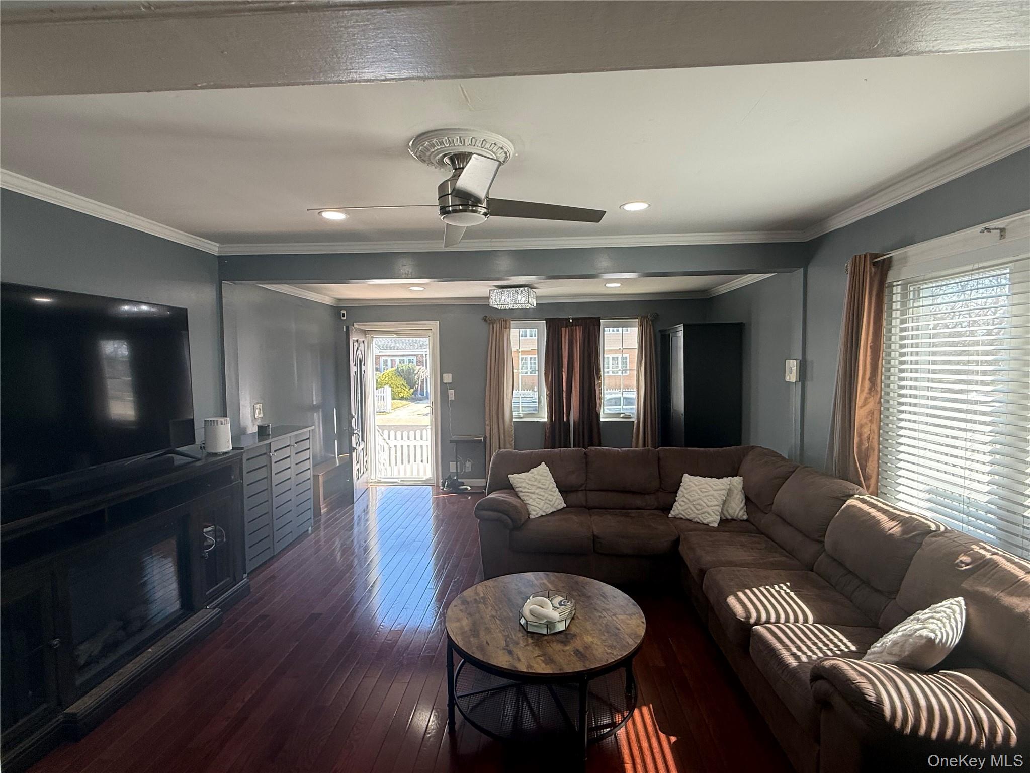 #6 photo, 43 Dewitt Street, Нассау ‖ Valley Stream , NY 11580