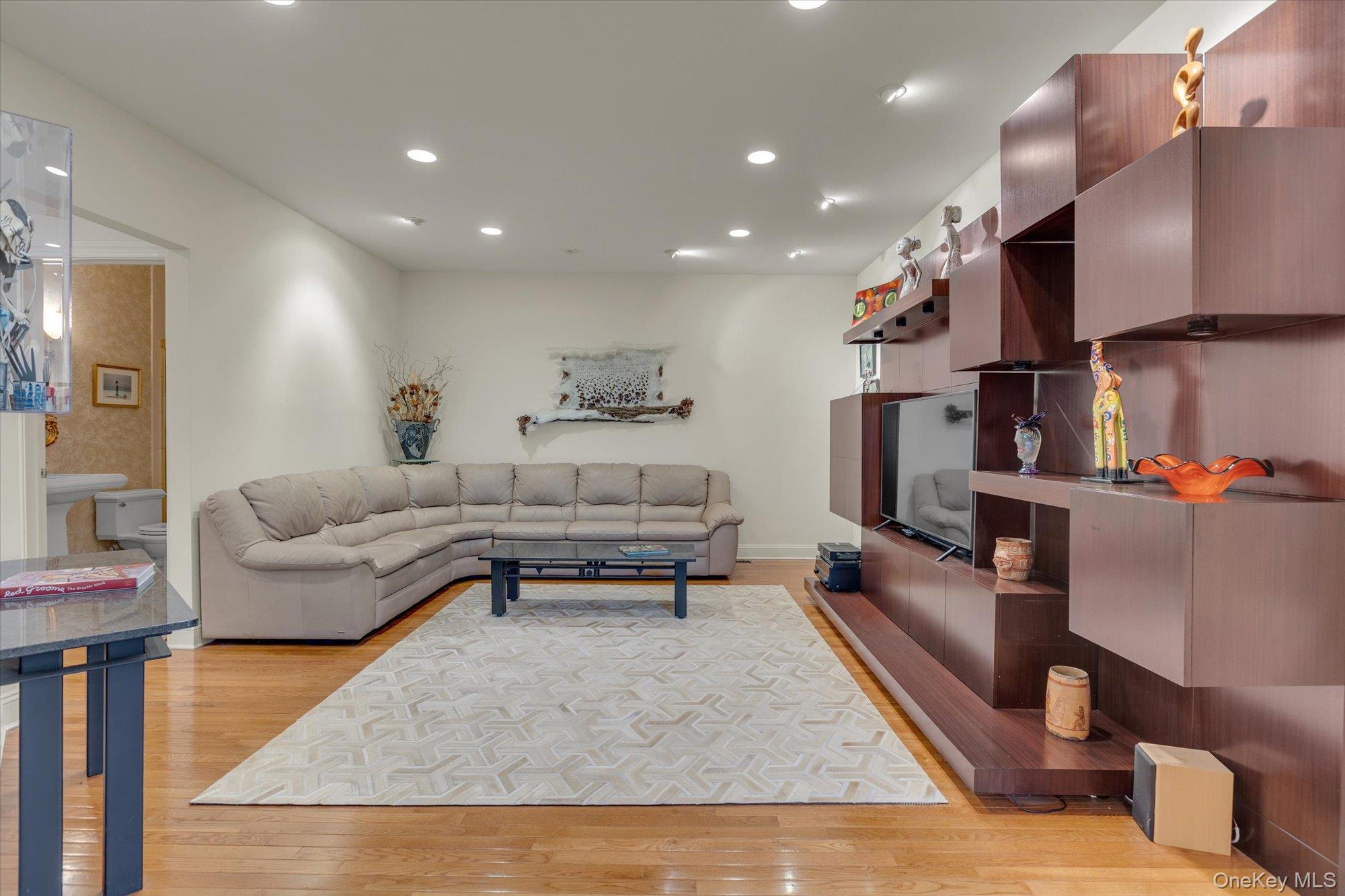 #12 photo, 236 Altessa Boulevard, Melville , NY 11747