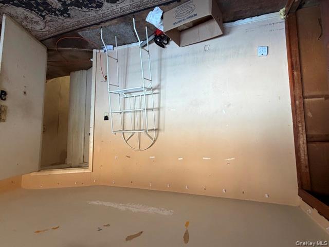 #15 photo, 495 Rose Avenue, West Hempstead , NY 11552